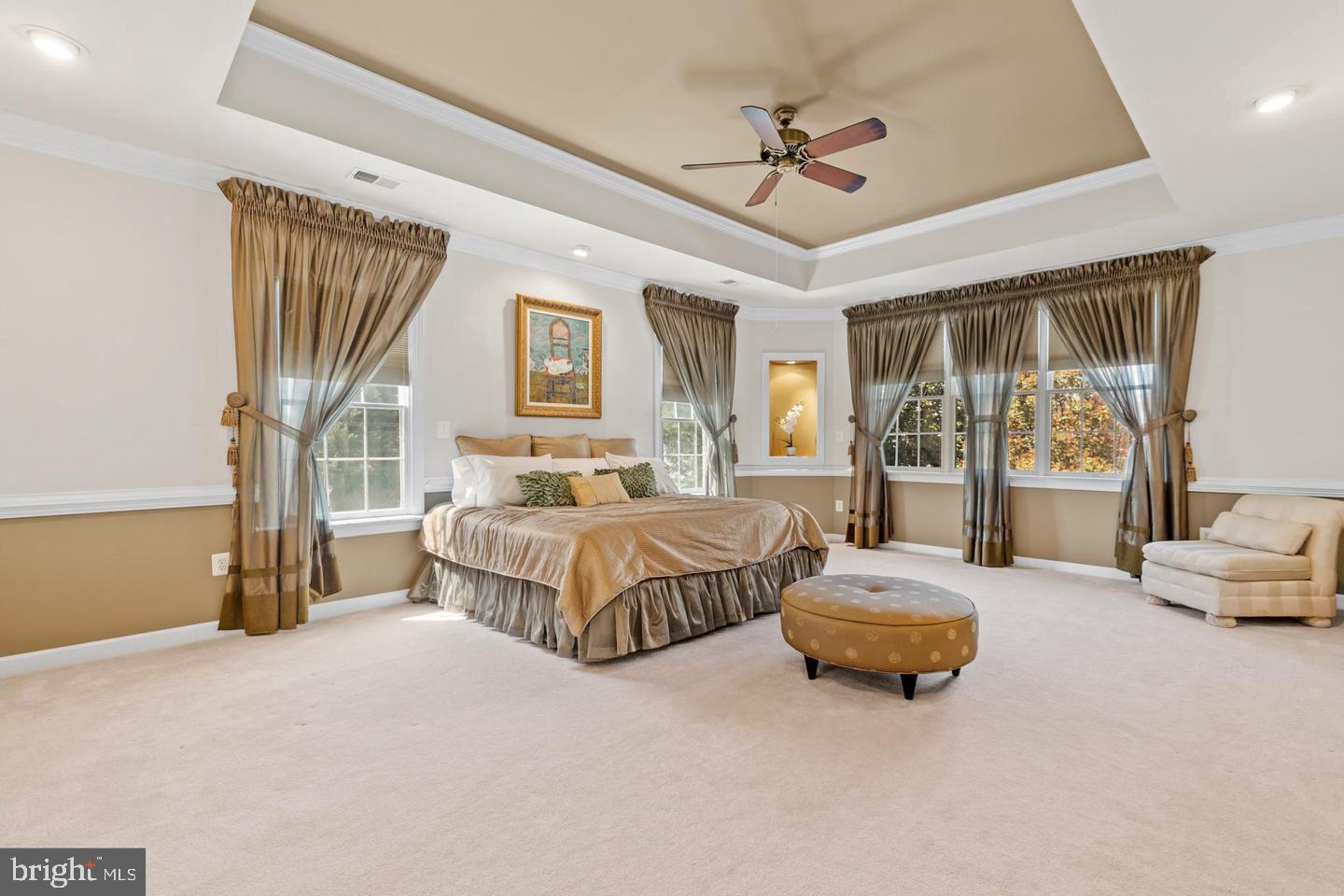 ANNANDALE OAKS - Residential