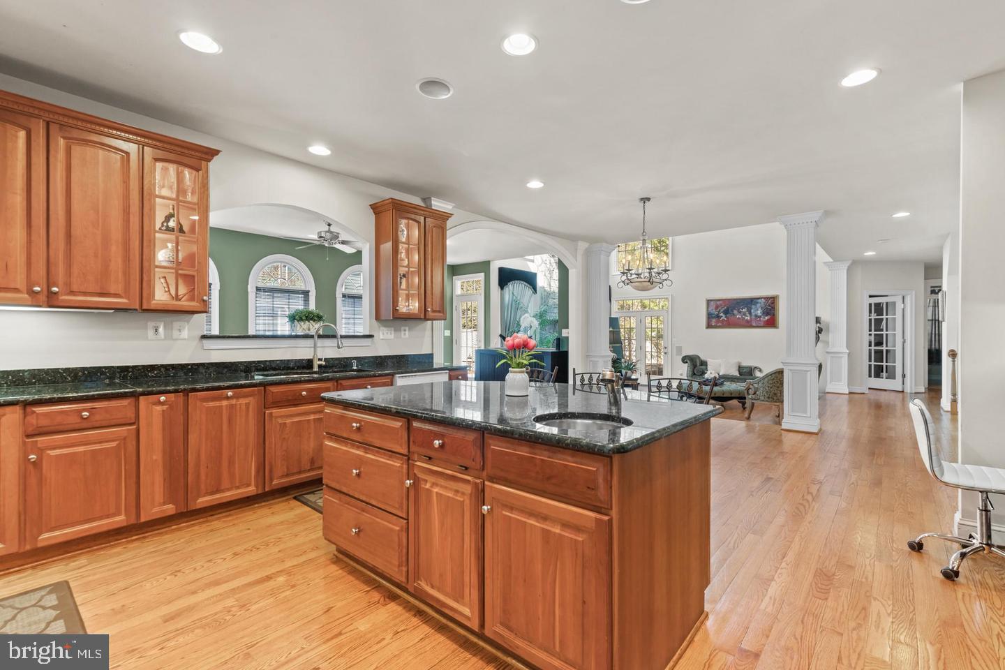 ANNANDALE OAKS - Residential