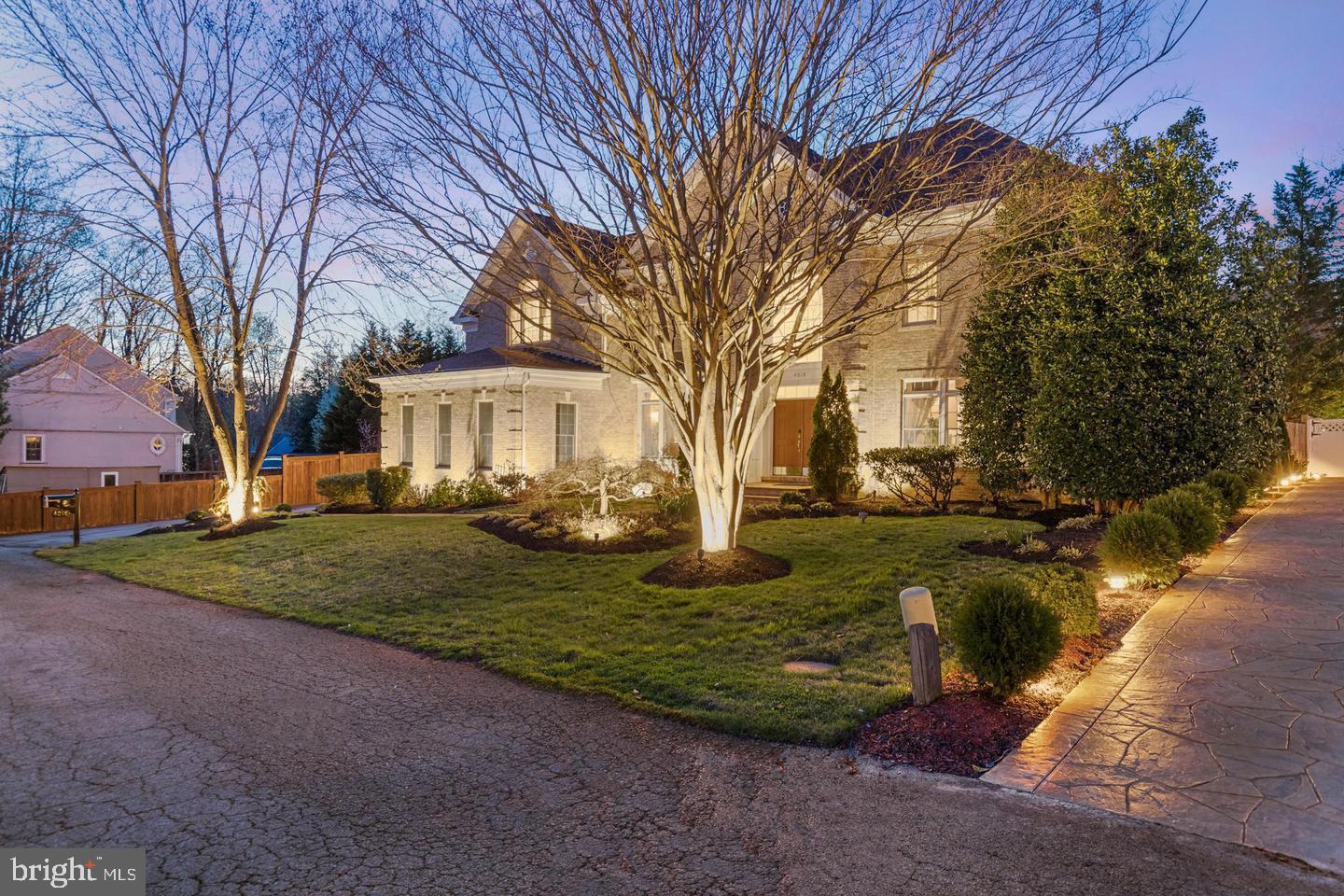 ANNANDALE OAKS - Residential