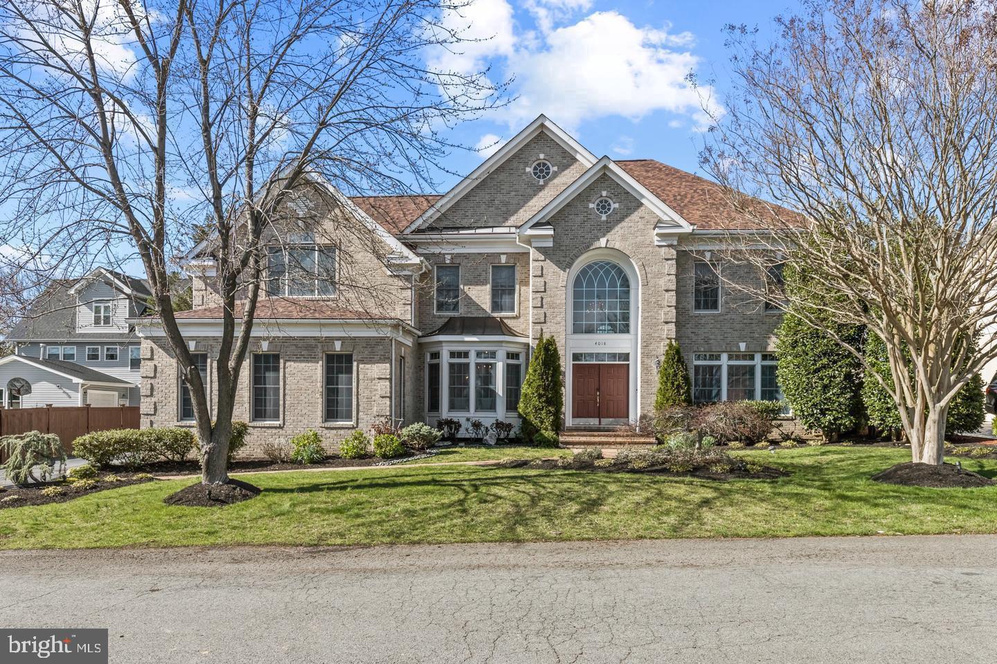 ANNANDALE OAKS - Residential