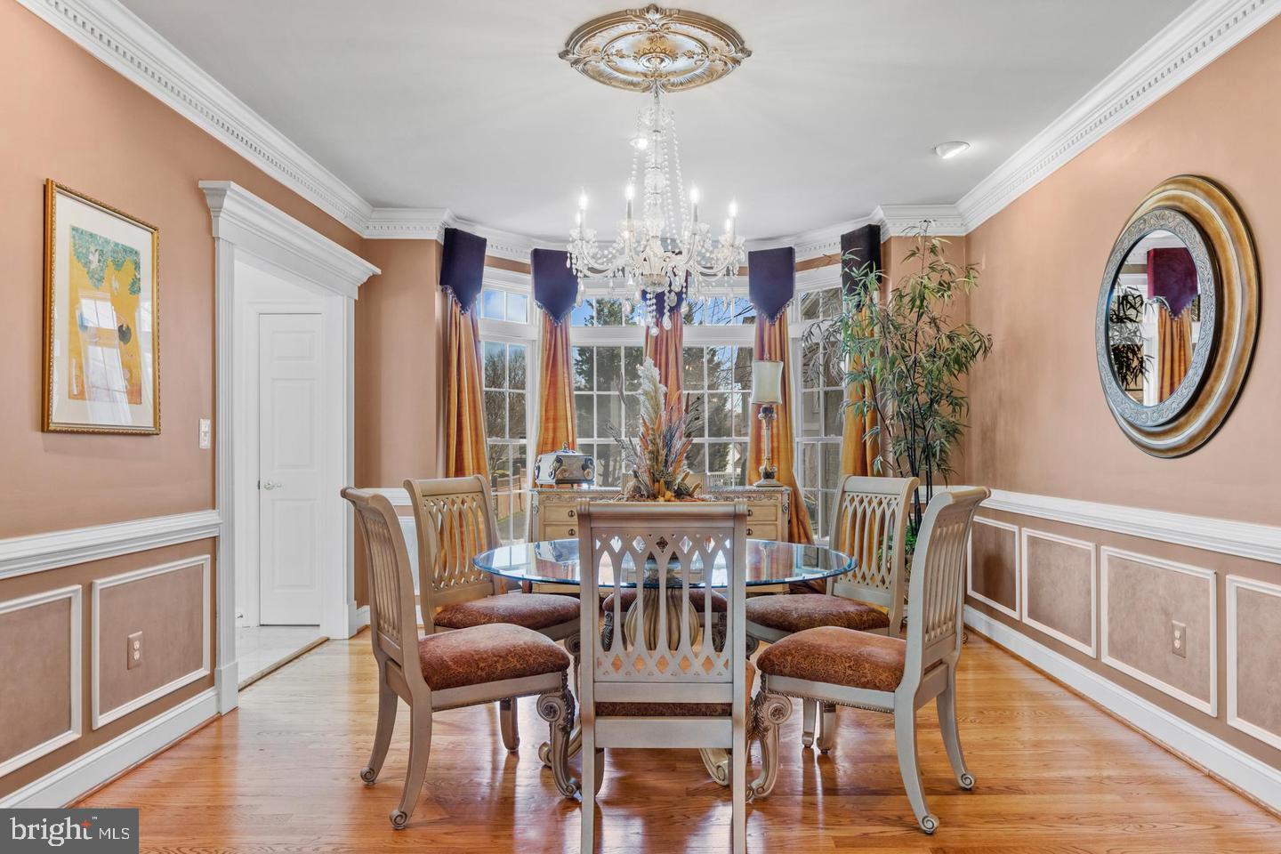 ANNANDALE OAKS - Residential