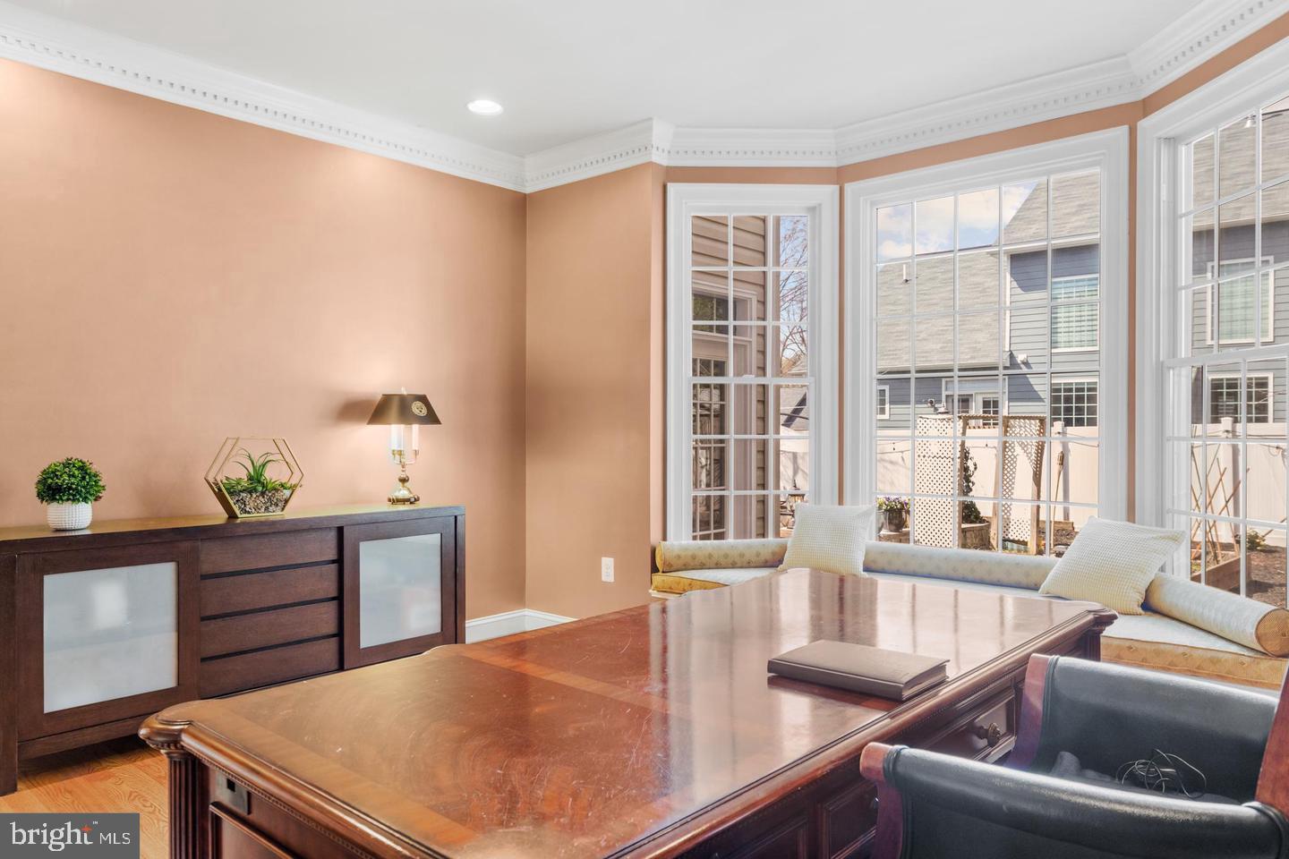 ANNANDALE OAKS - Residential