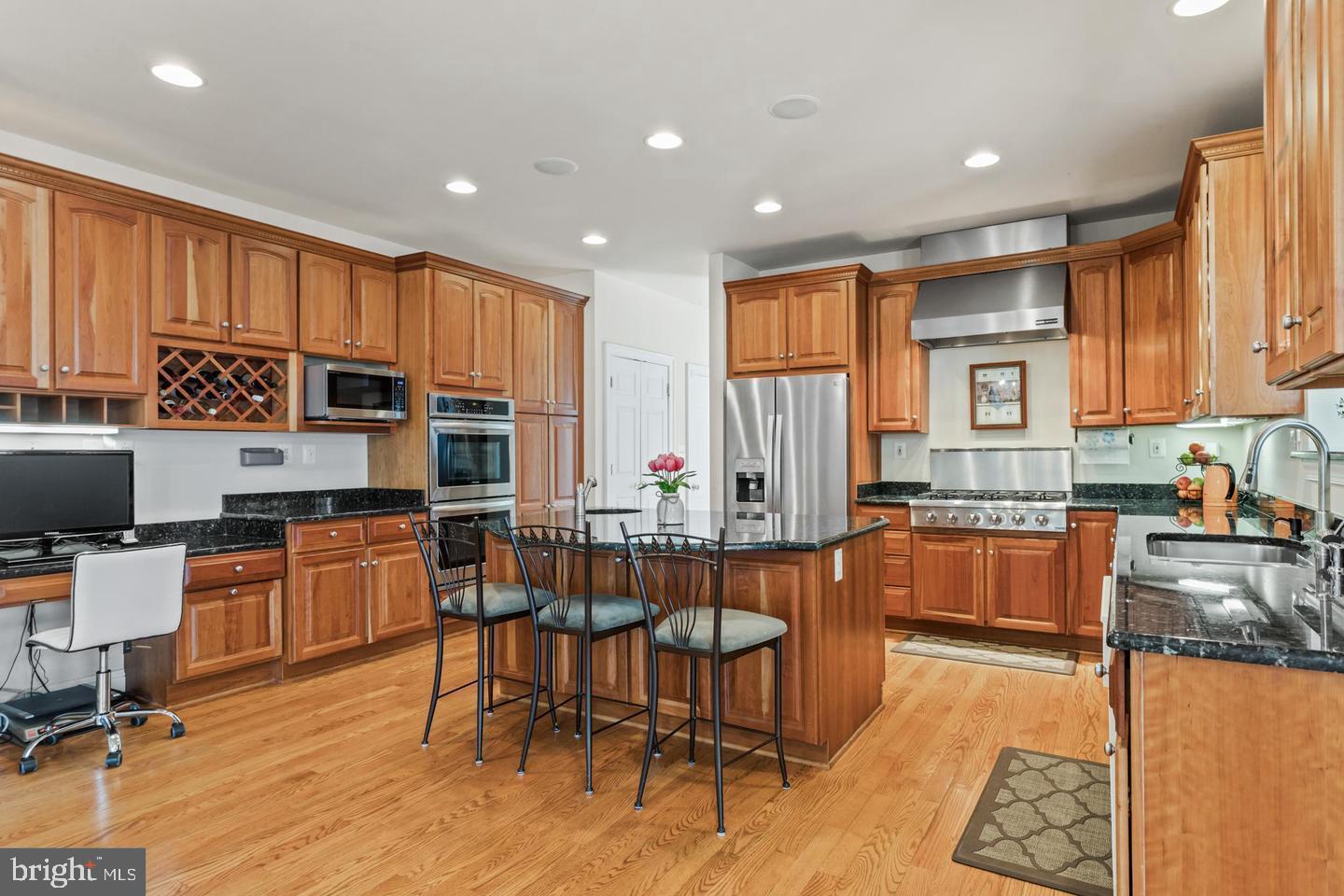 ANNANDALE OAKS - Residential