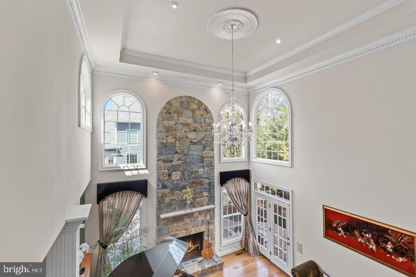 ANNANDALE OAKS - Residential