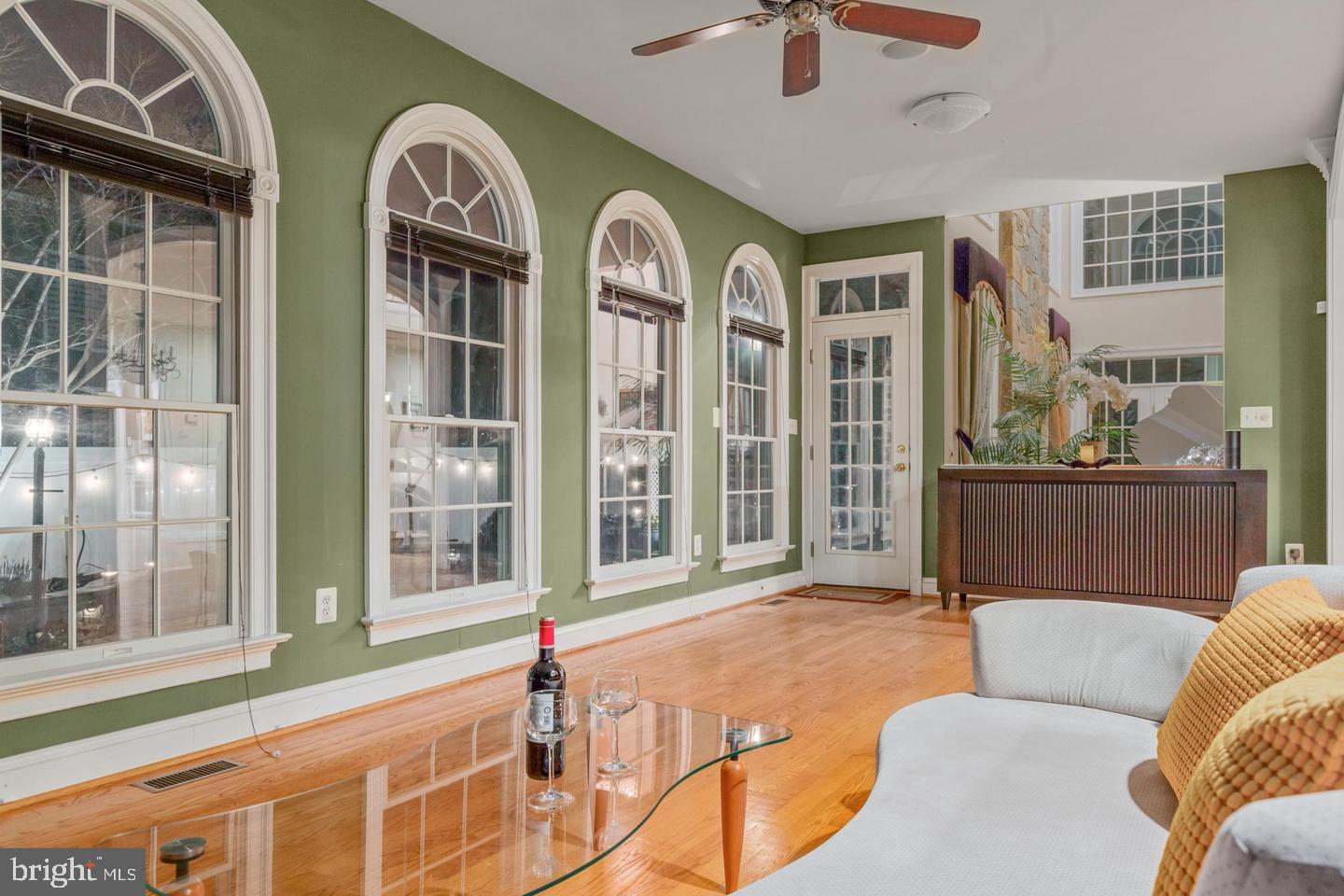 ANNANDALE OAKS - Residential