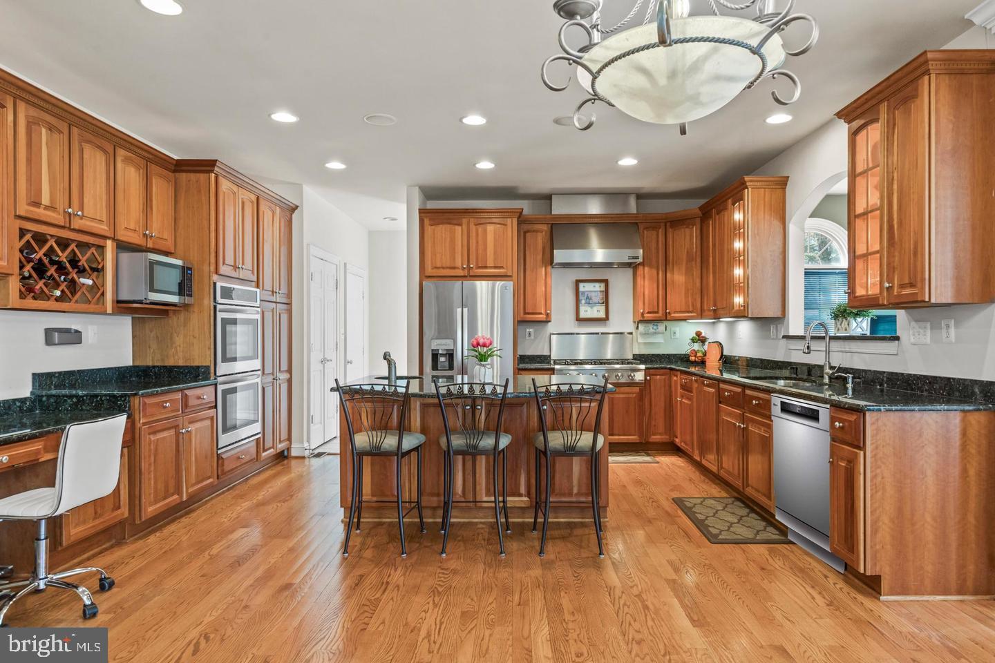 ANNANDALE OAKS - Residential