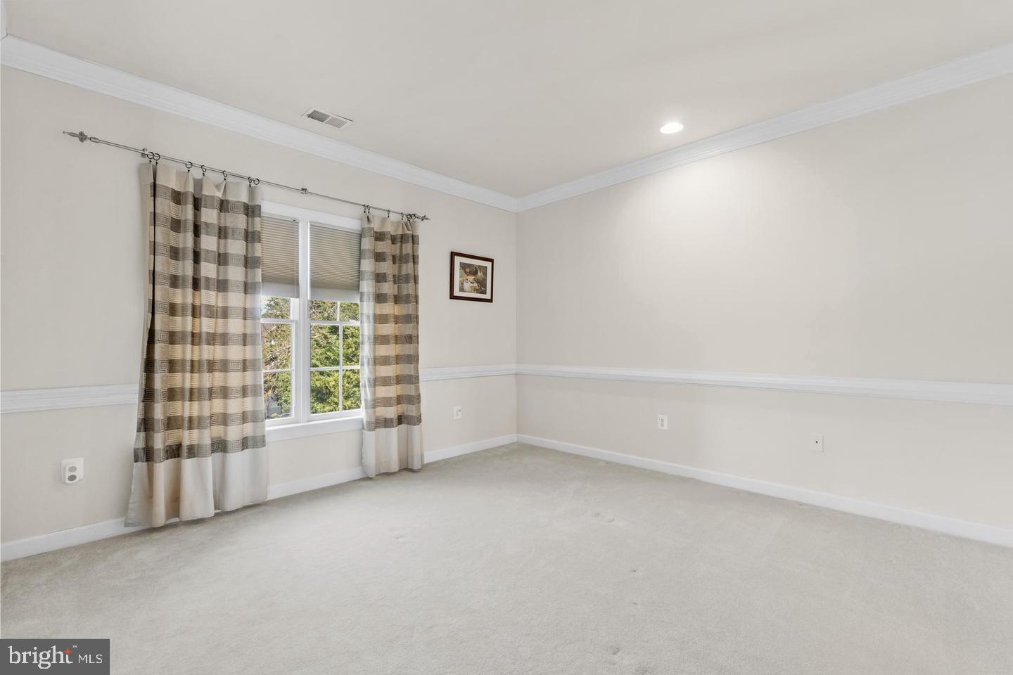 ANNANDALE OAKS - Residential