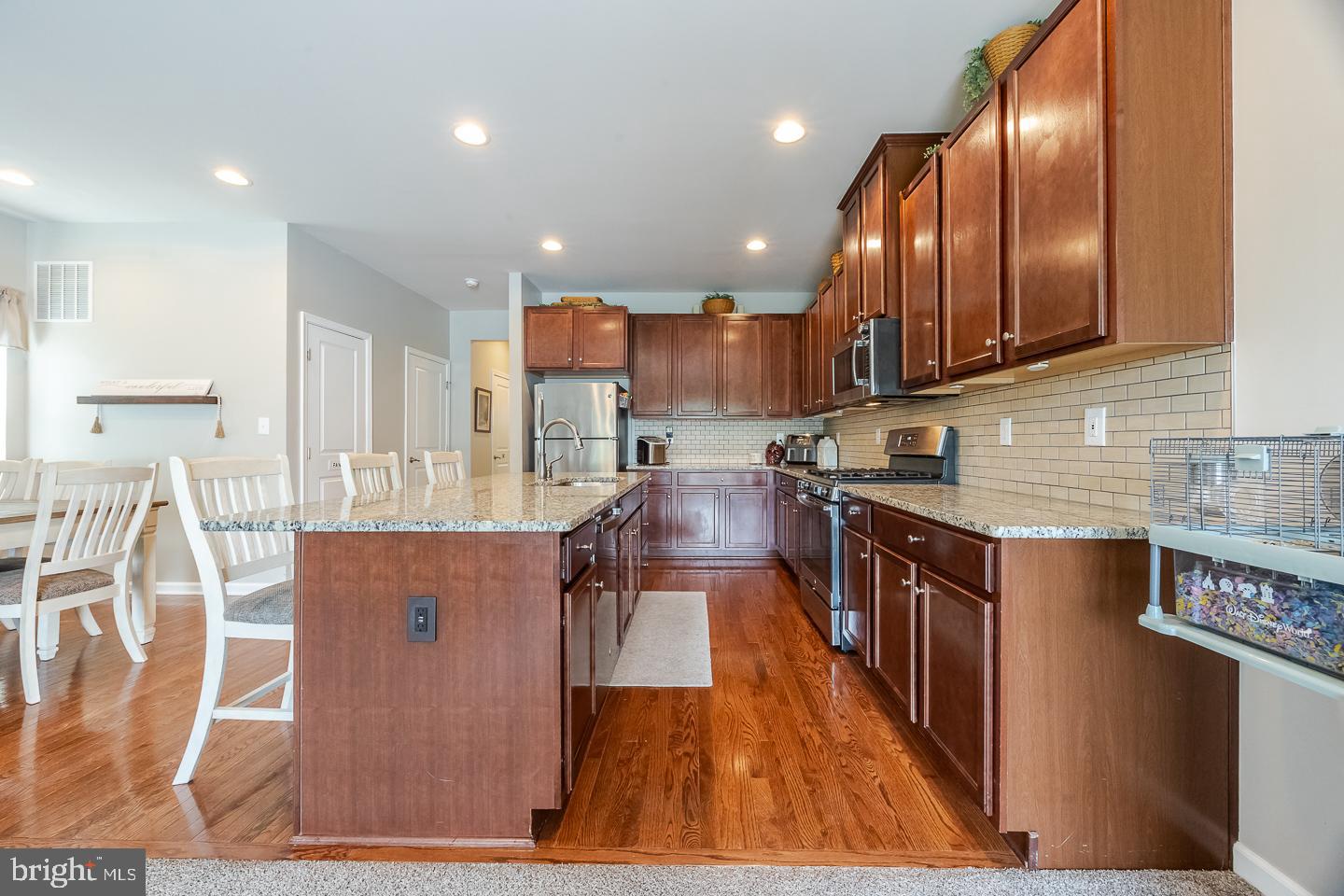 MONTGOMERY VIEW - Residential