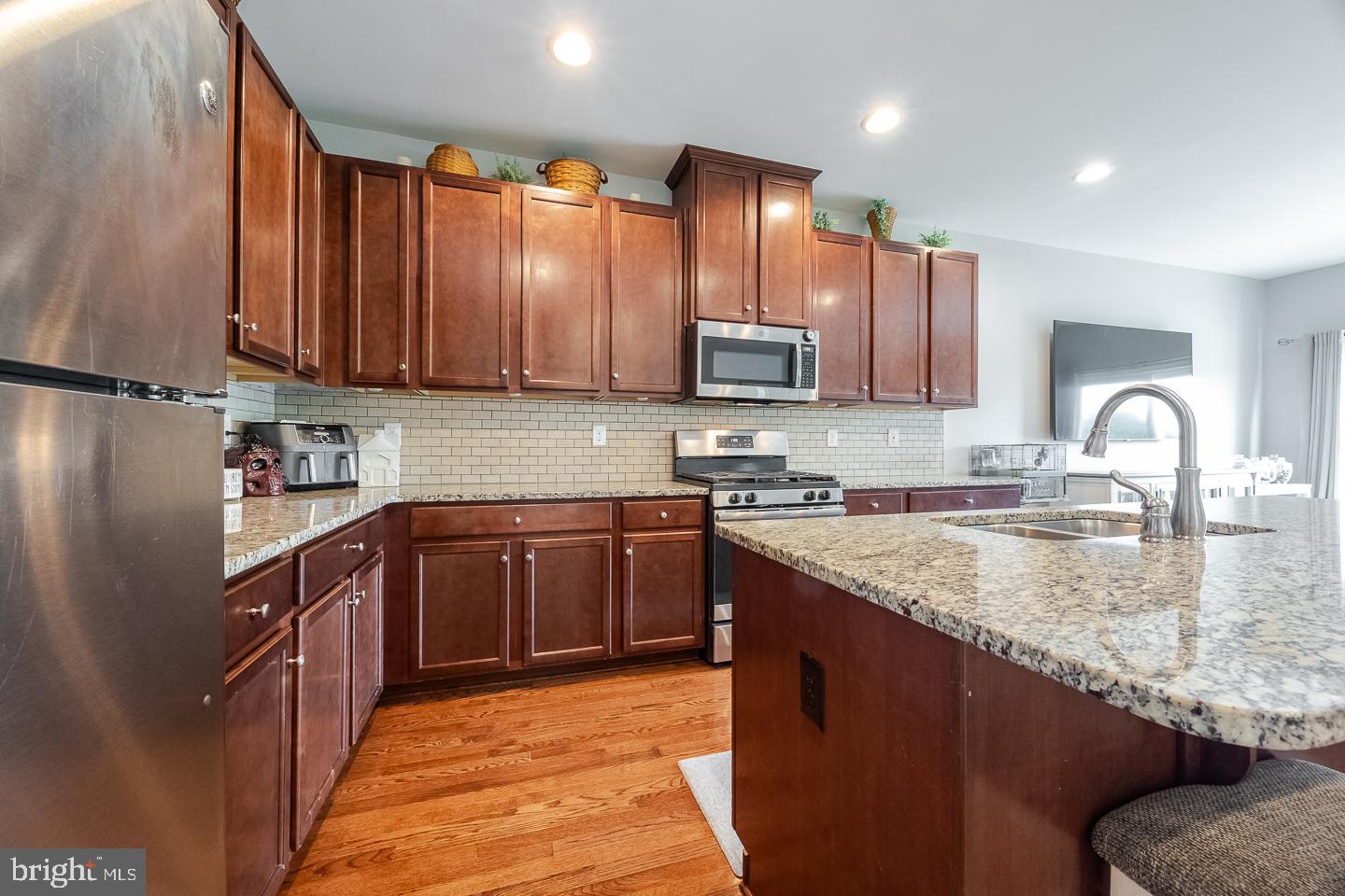 MONTGOMERY VIEW - Residential