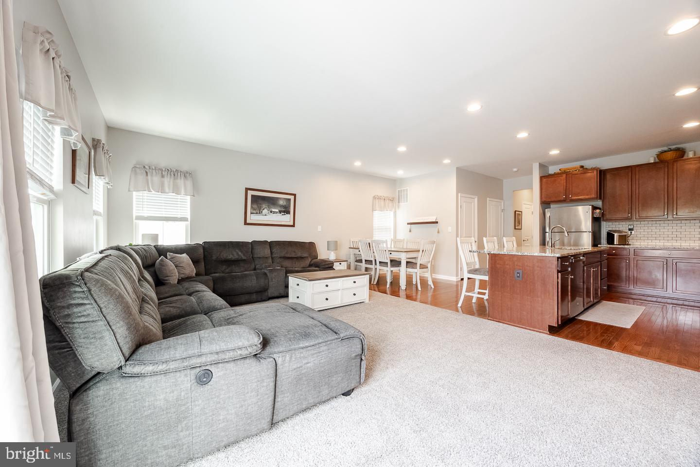 MONTGOMERY VIEW - Residential