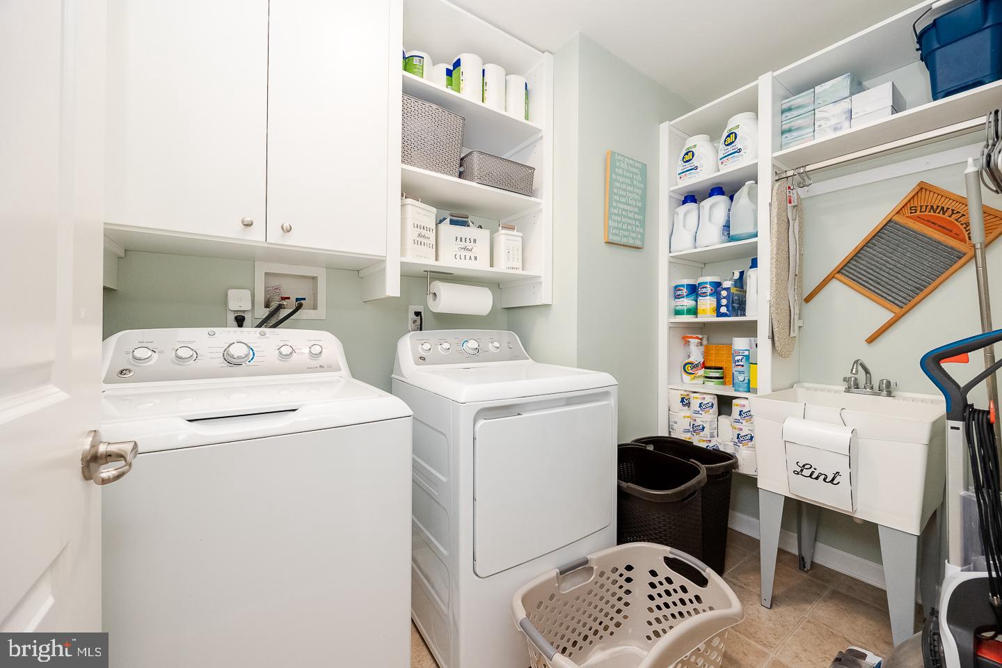 MONTGOMERY VIEW - Residential