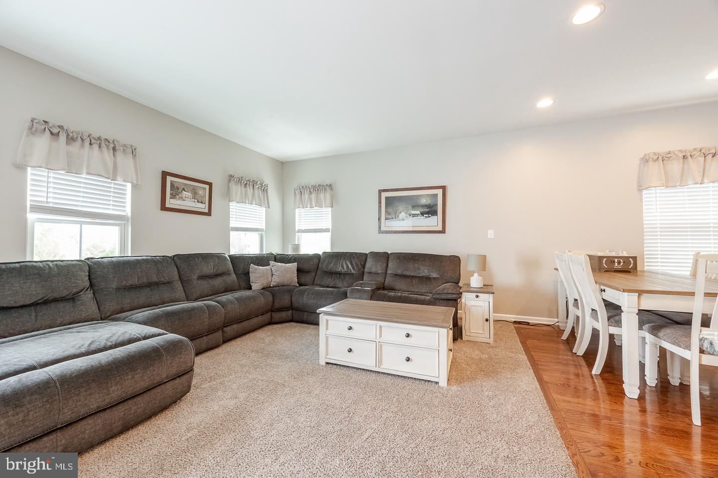 MONTGOMERY VIEW - Residential