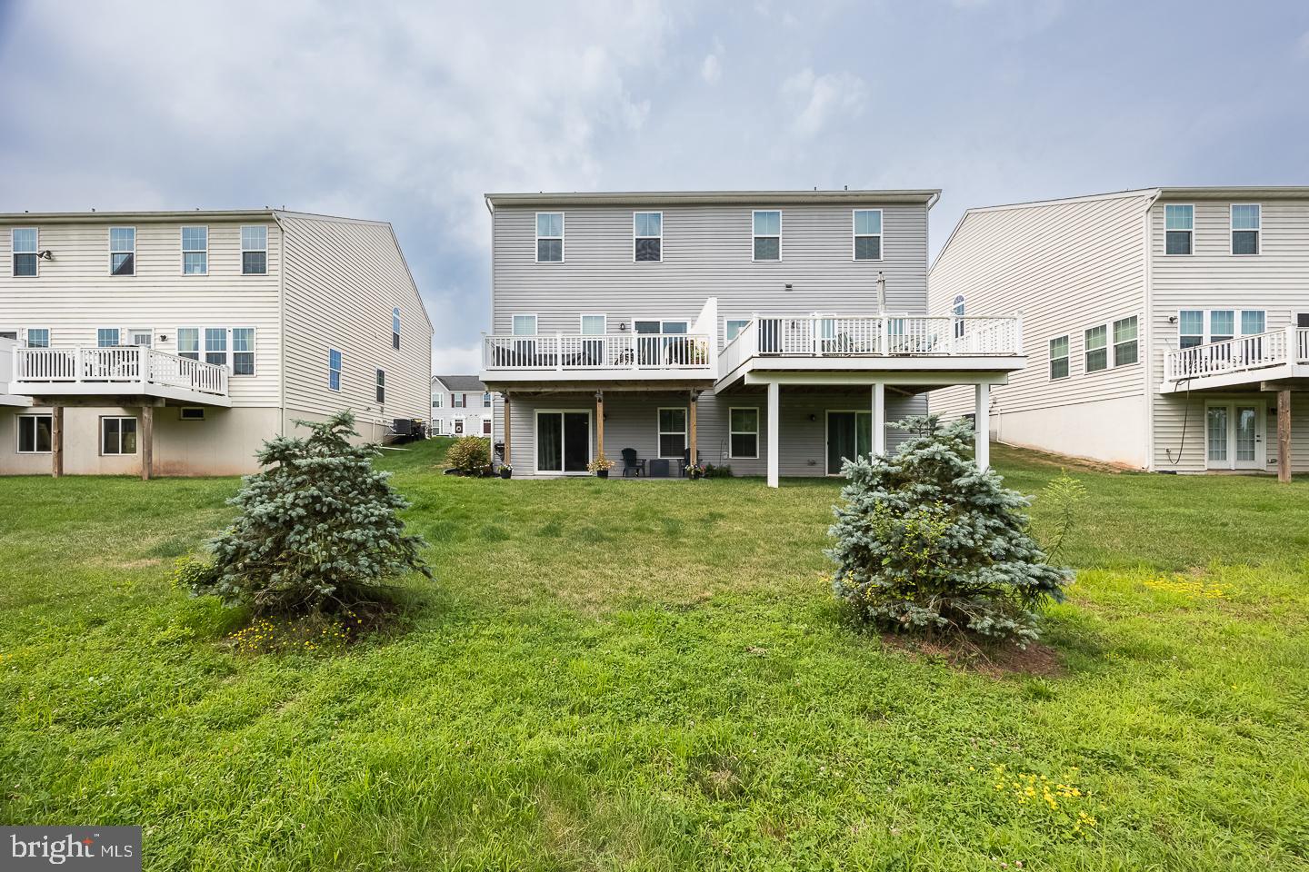 MONTGOMERY VIEW - Residential