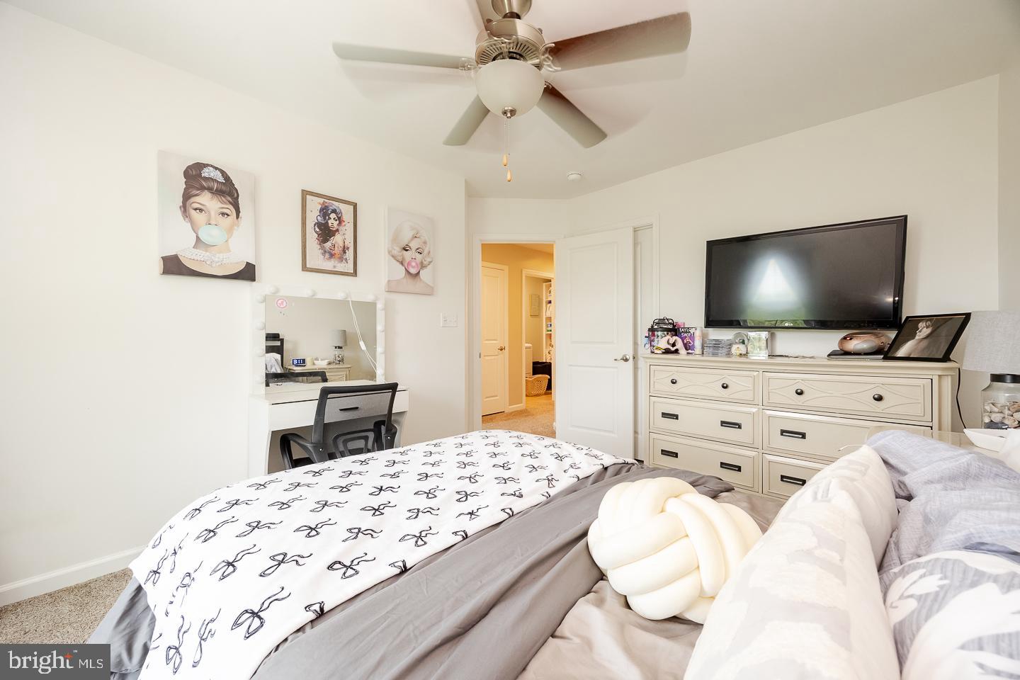 MONTGOMERY VIEW - Residential