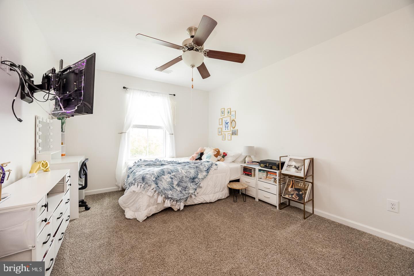 MONTGOMERY VIEW - Residential