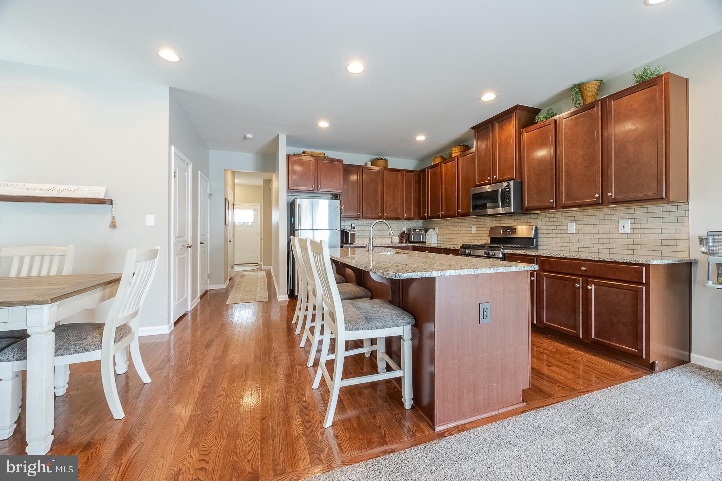 MONTGOMERY VIEW - Residential