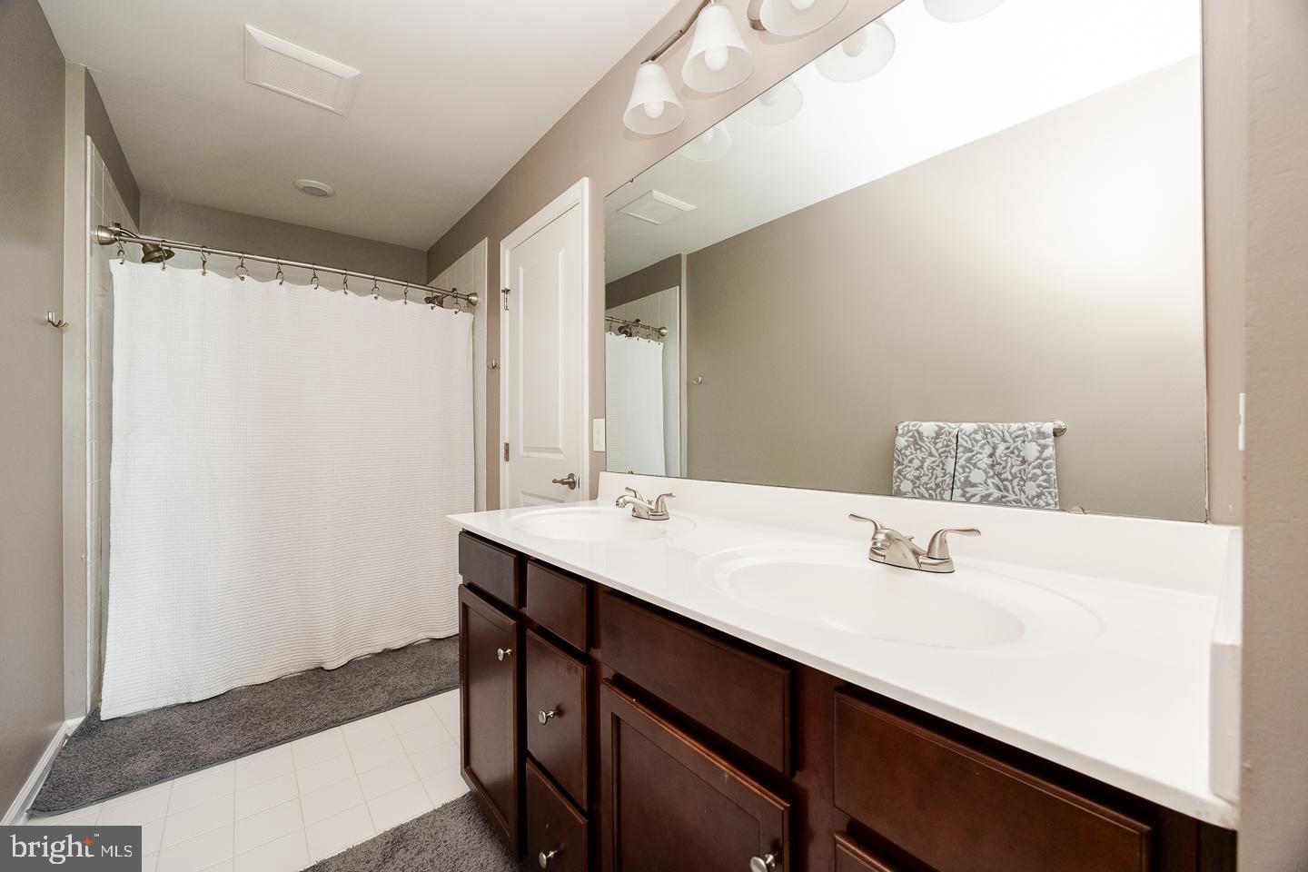 MONTGOMERY VIEW - Residential