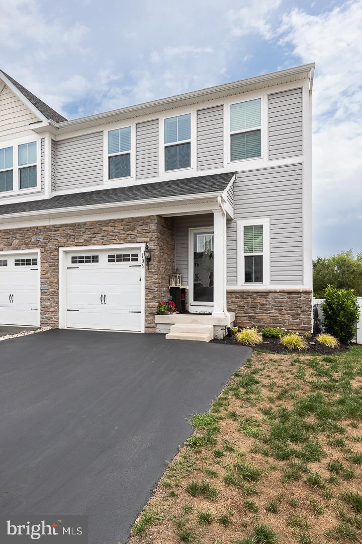 MONTGOMERY VIEW - Residential