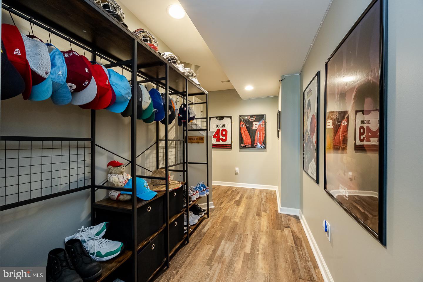 MONTGOMERY VIEW - Residential