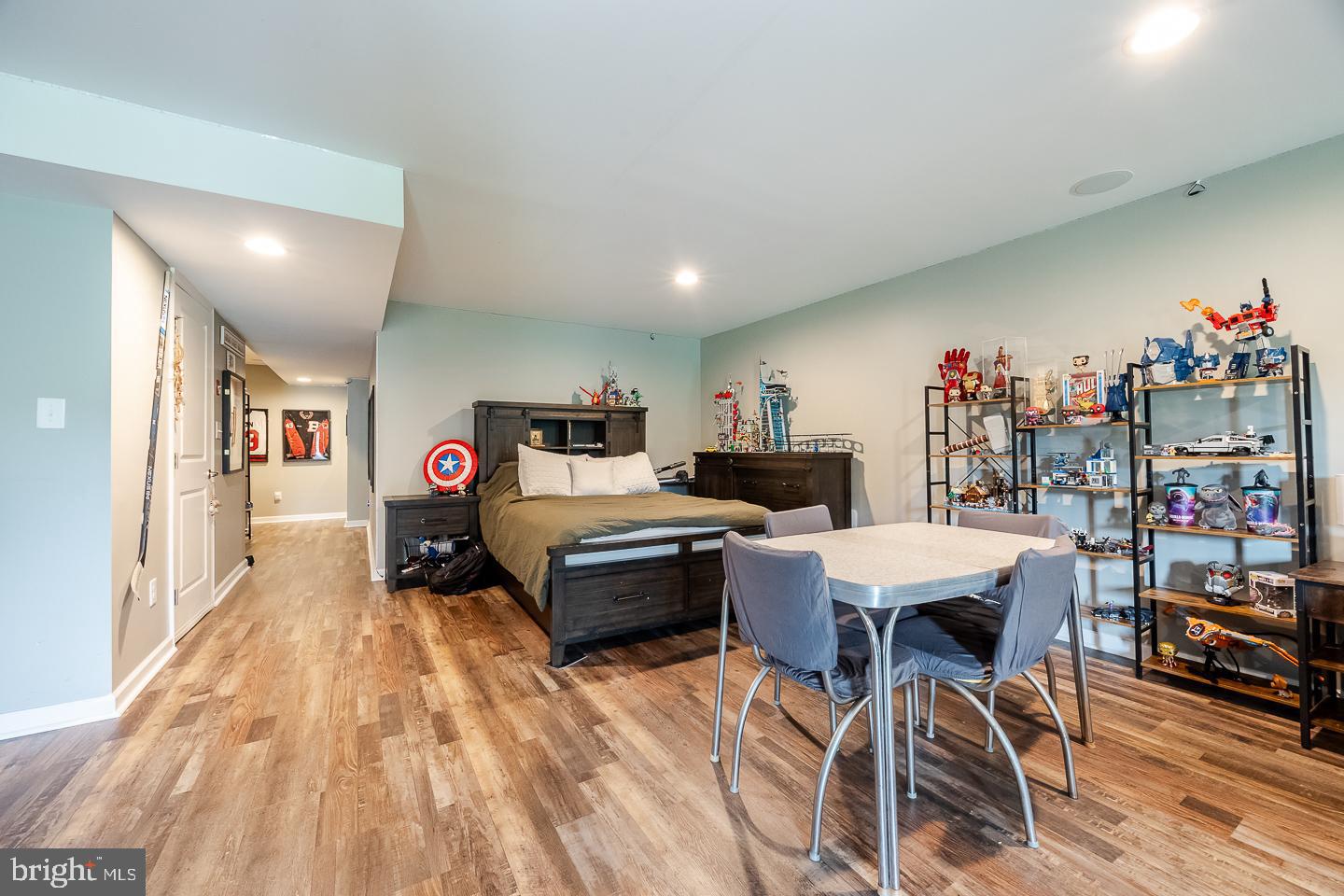 MONTGOMERY VIEW - Residential