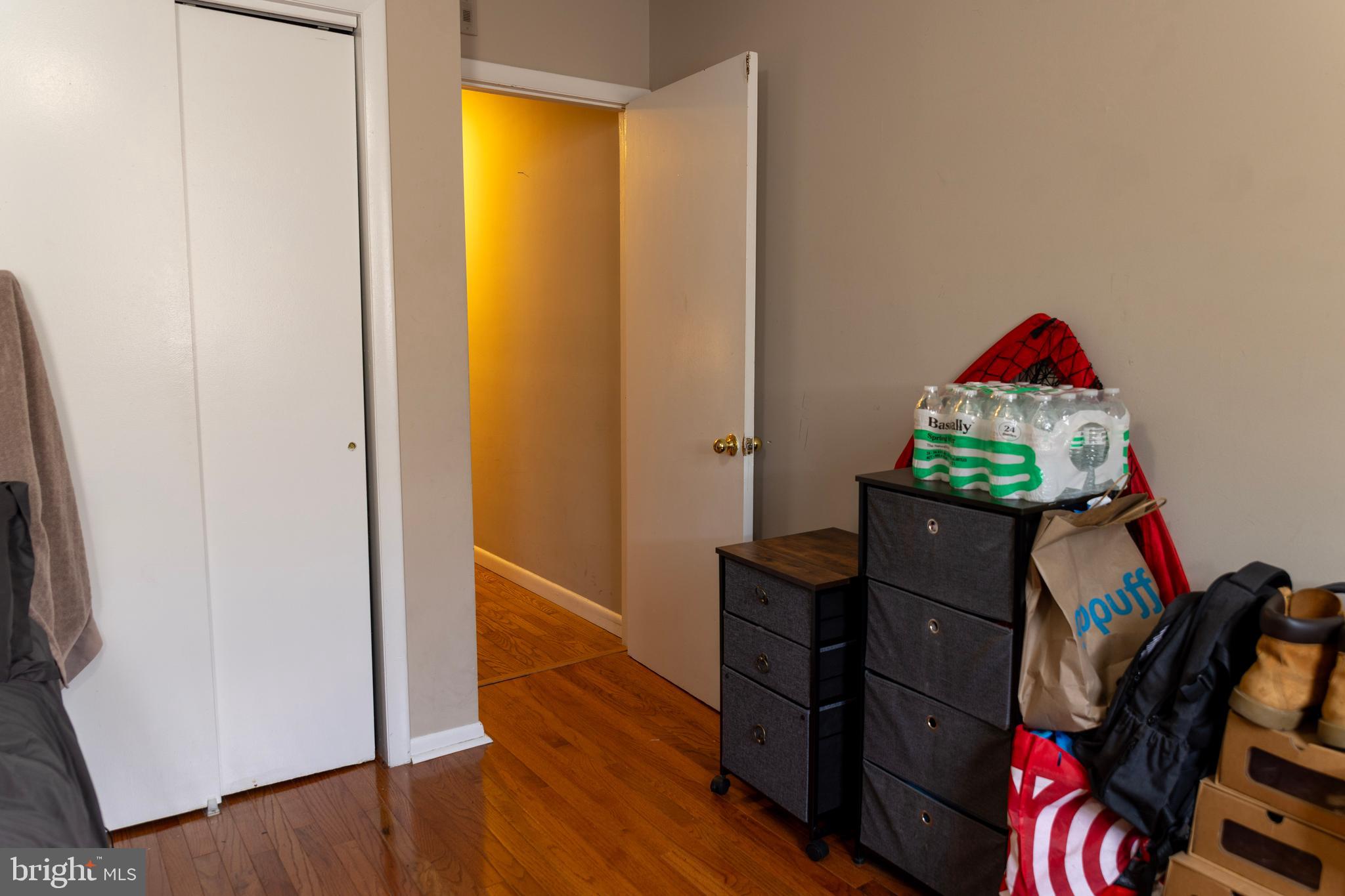 PASSYUNK SQUARE - Residential Income