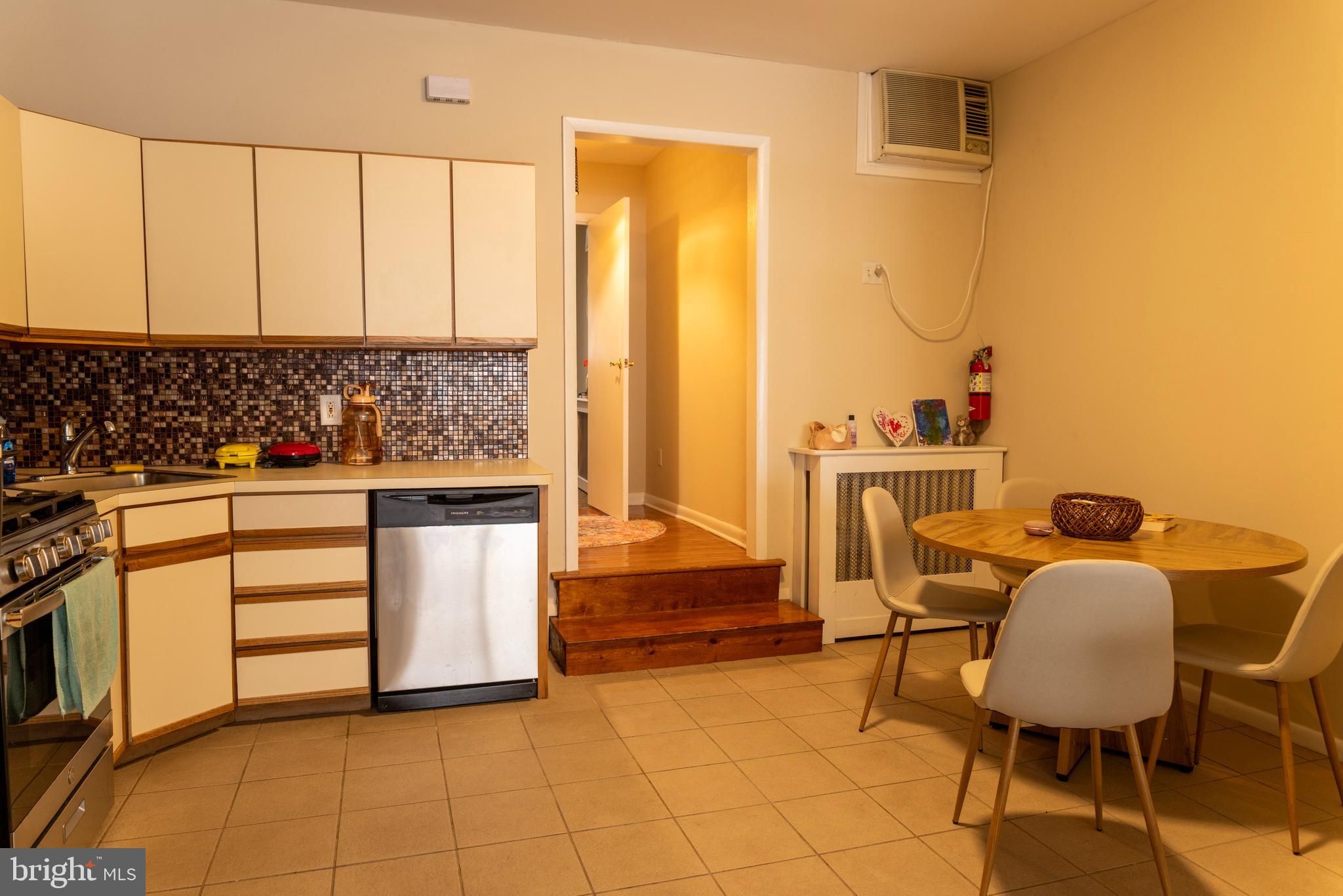 PASSYUNK SQUARE - Residential Income