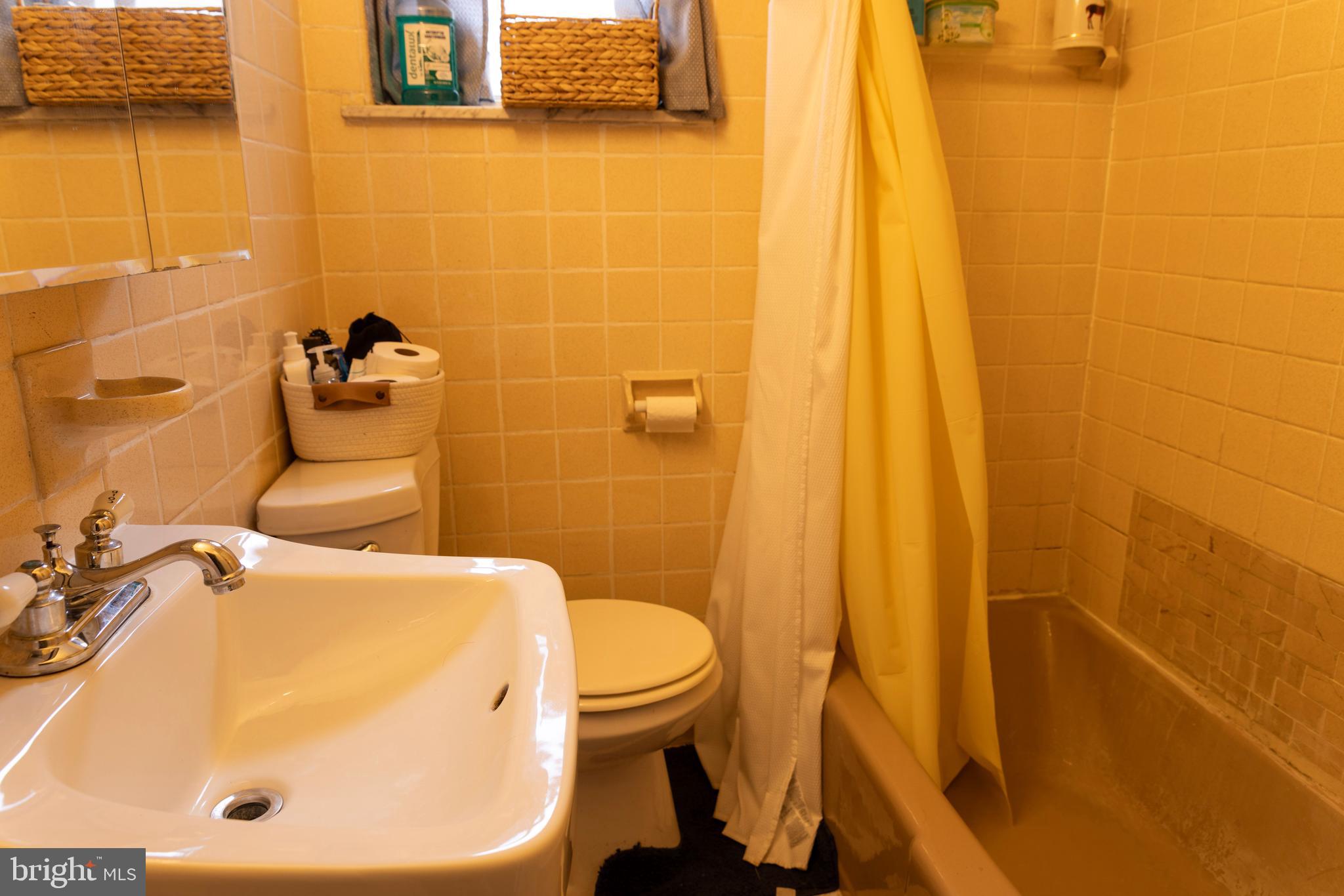 PASSYUNK SQUARE - Residential Income