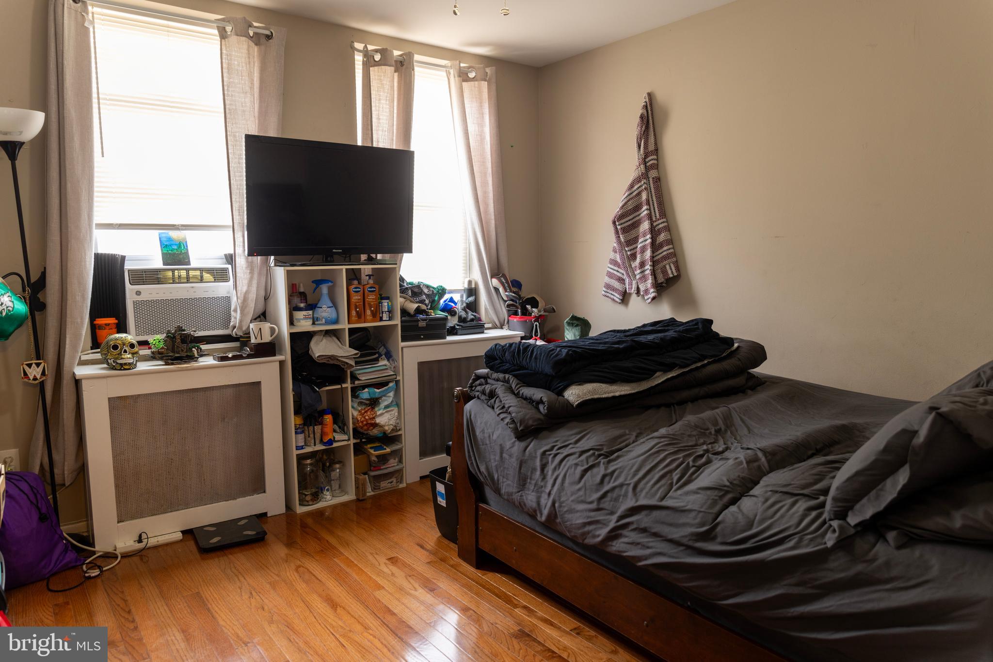 PASSYUNK SQUARE - Residential Income