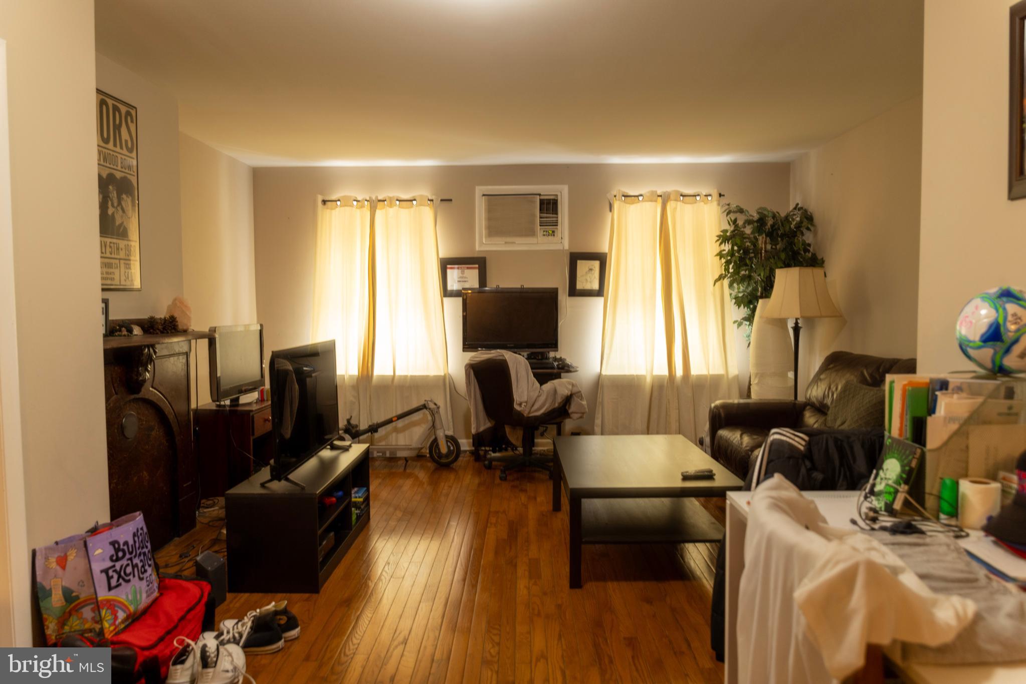 PASSYUNK SQUARE - Residential Income