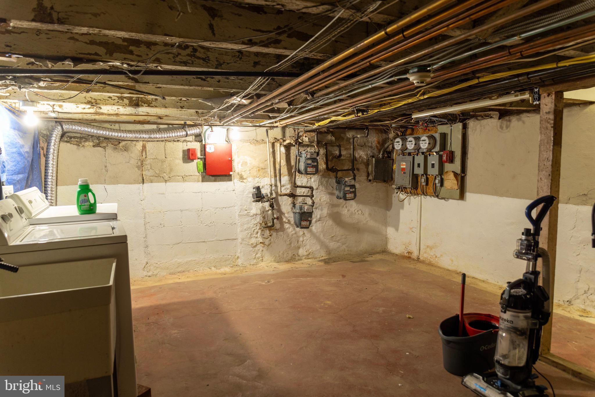 PASSYUNK SQUARE - Residential Income