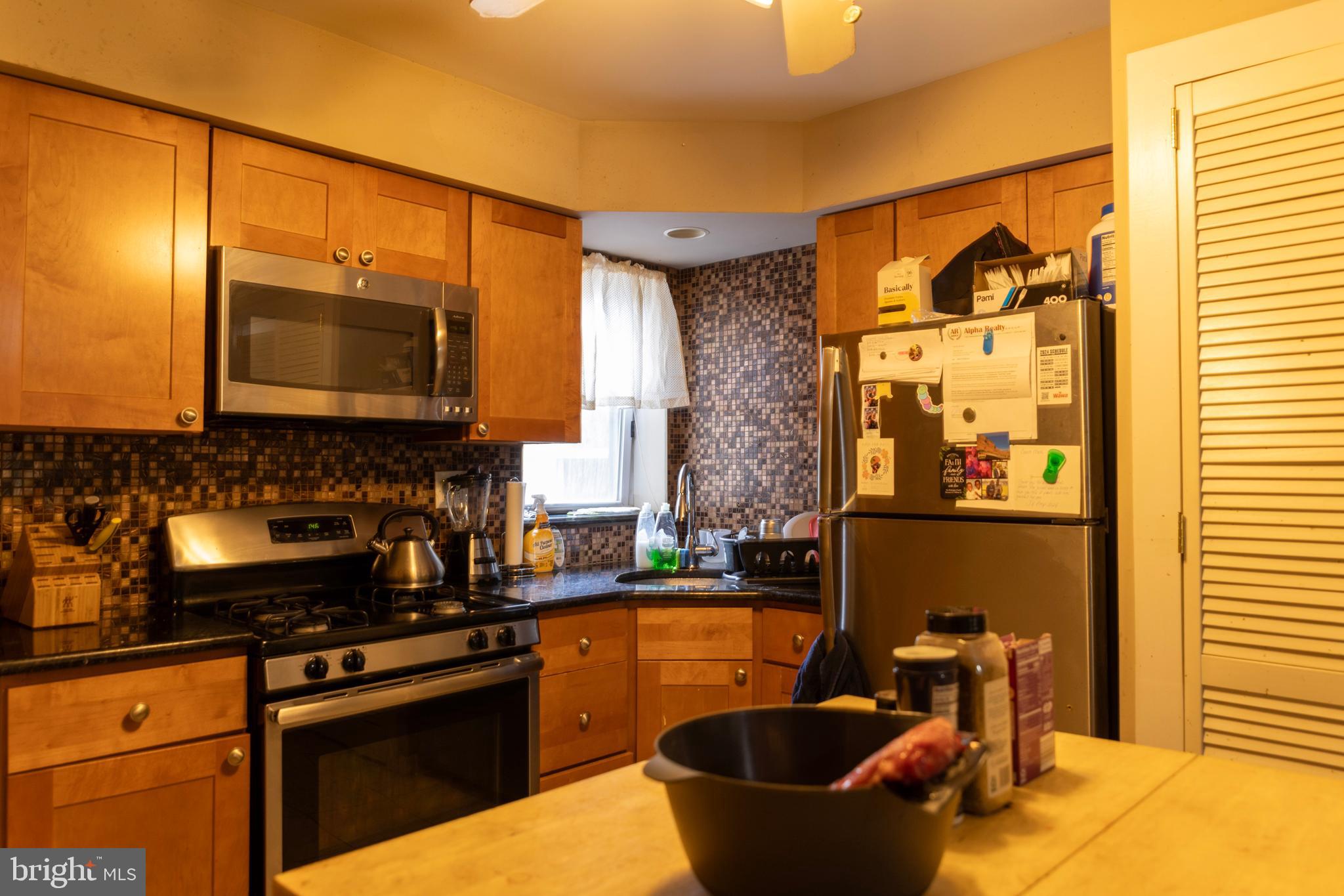 PASSYUNK SQUARE - Residential Income