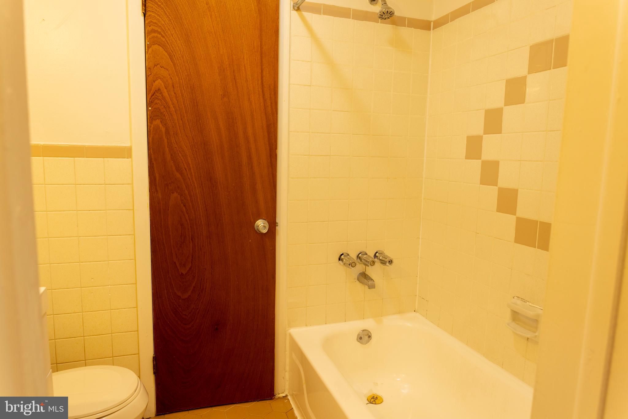 PASSYUNK SQUARE - Residential Income