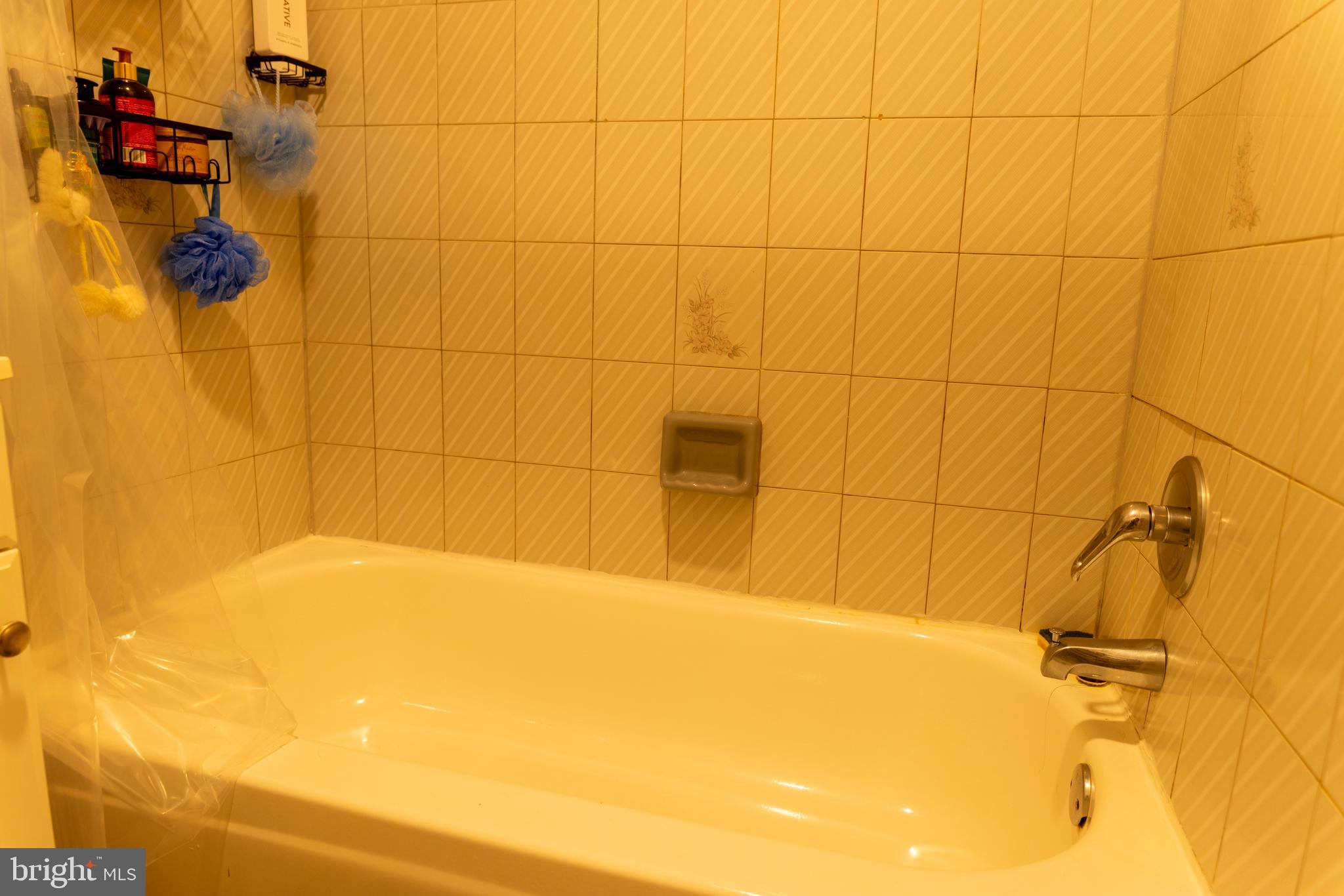 PASSYUNK SQUARE - Residential Income