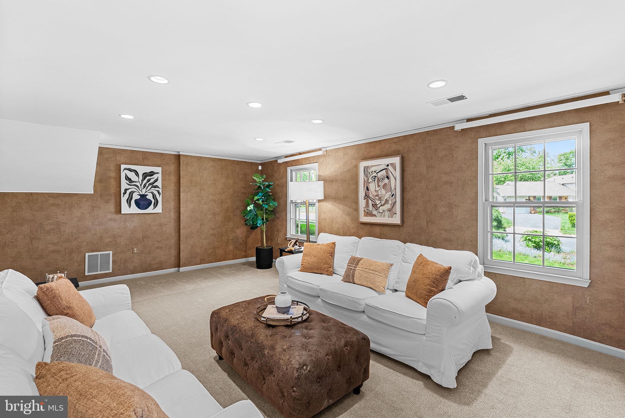 WILLOW WOODS - Residential