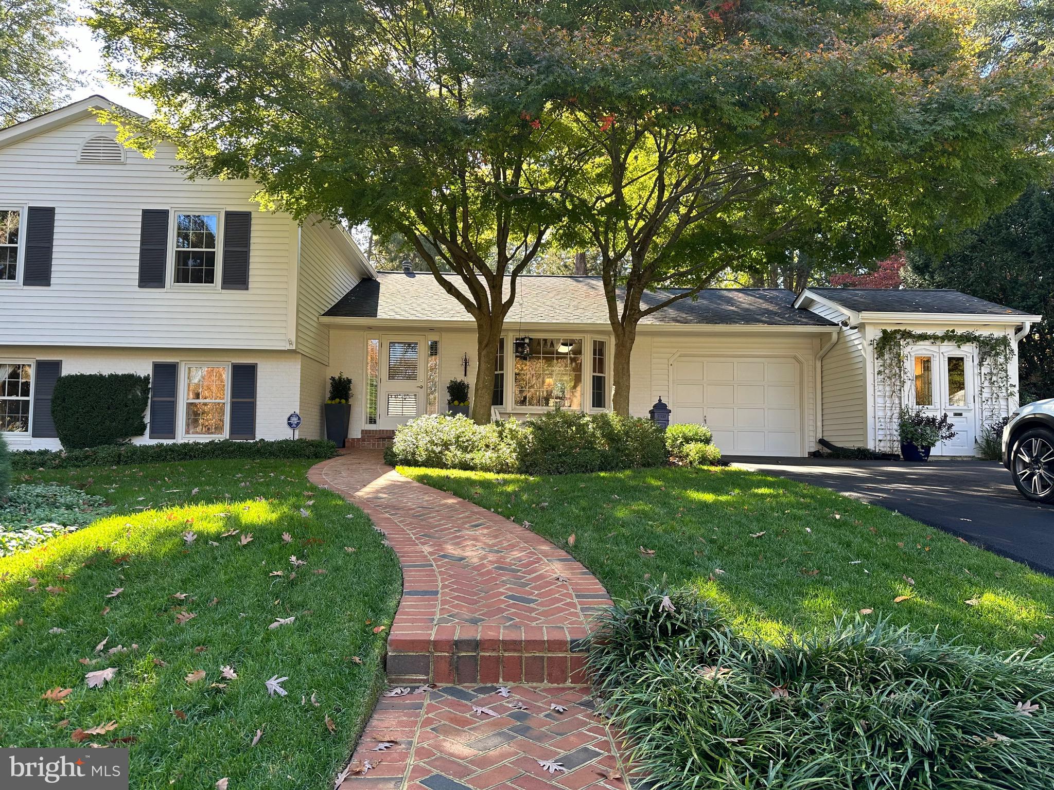 WILLOW WOODS - Residential