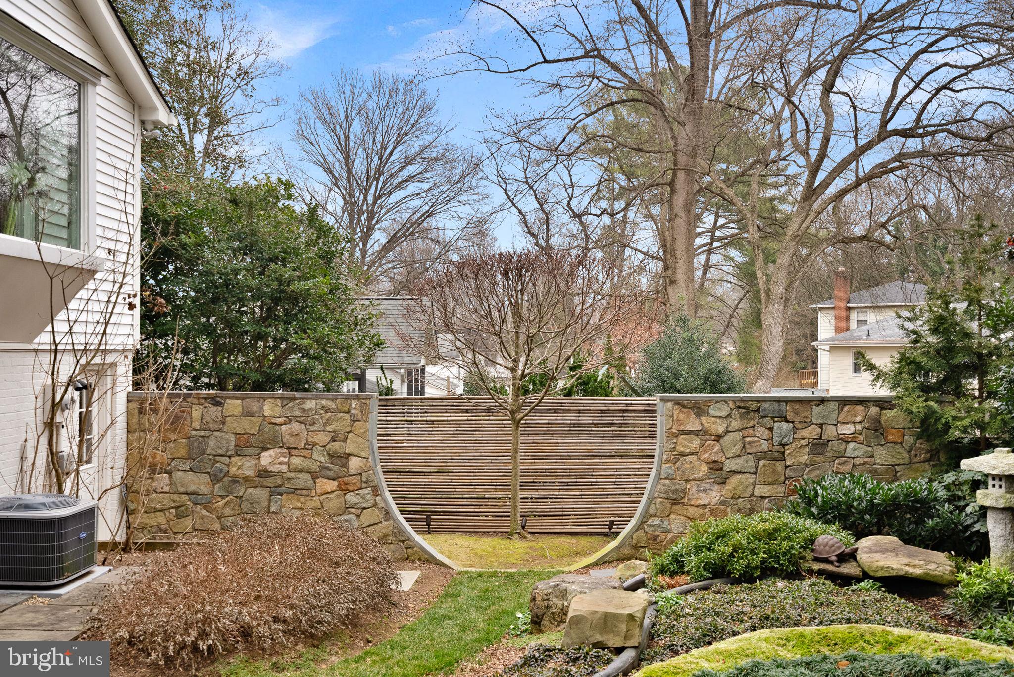 WILLOW WOODS - Residential