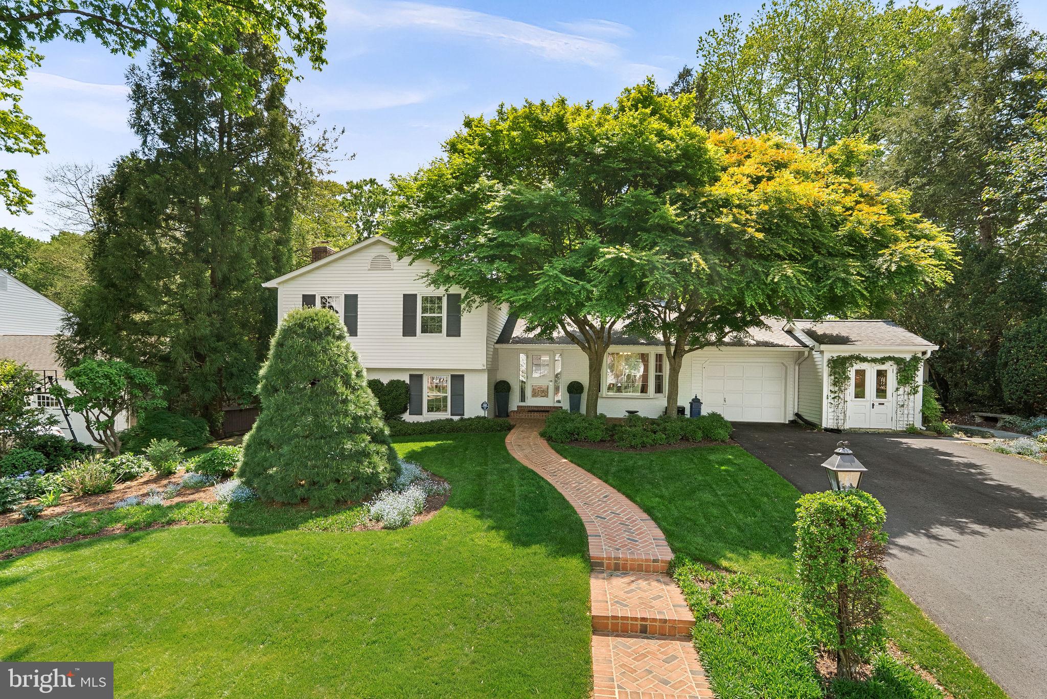 WILLOW WOODS - Residential