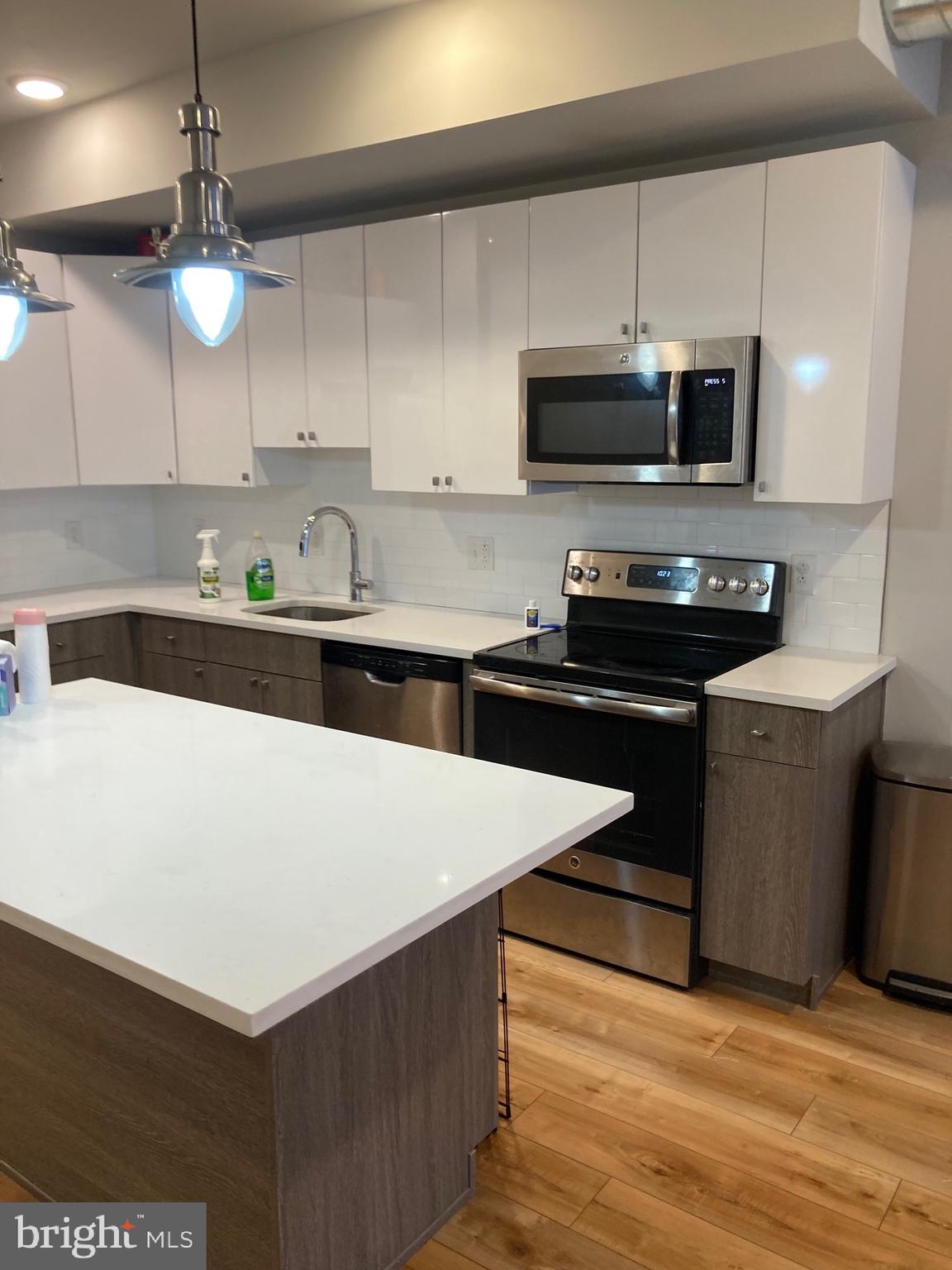 2553 N FRONT STREET 3