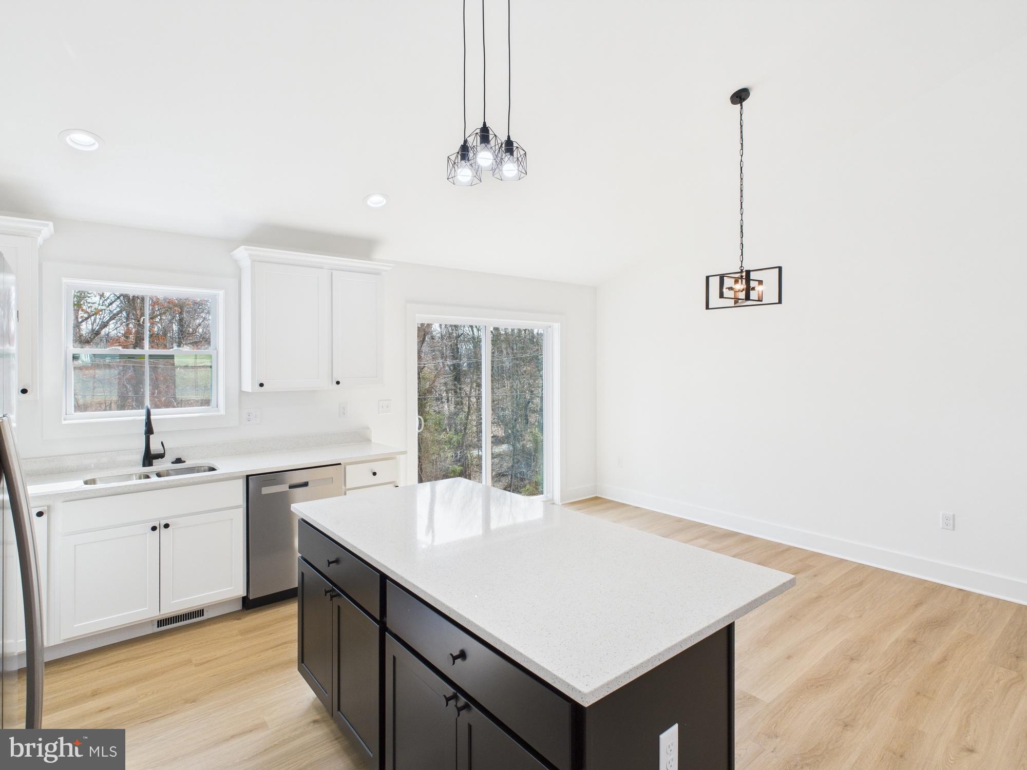 MOUNT CHRISTIAN - Residential