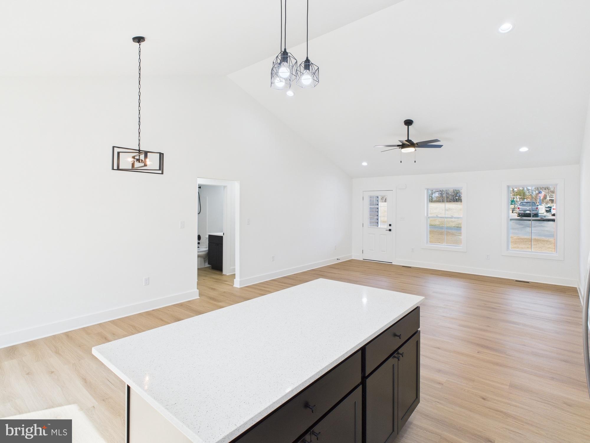 MOUNT CHRISTIAN - Residential