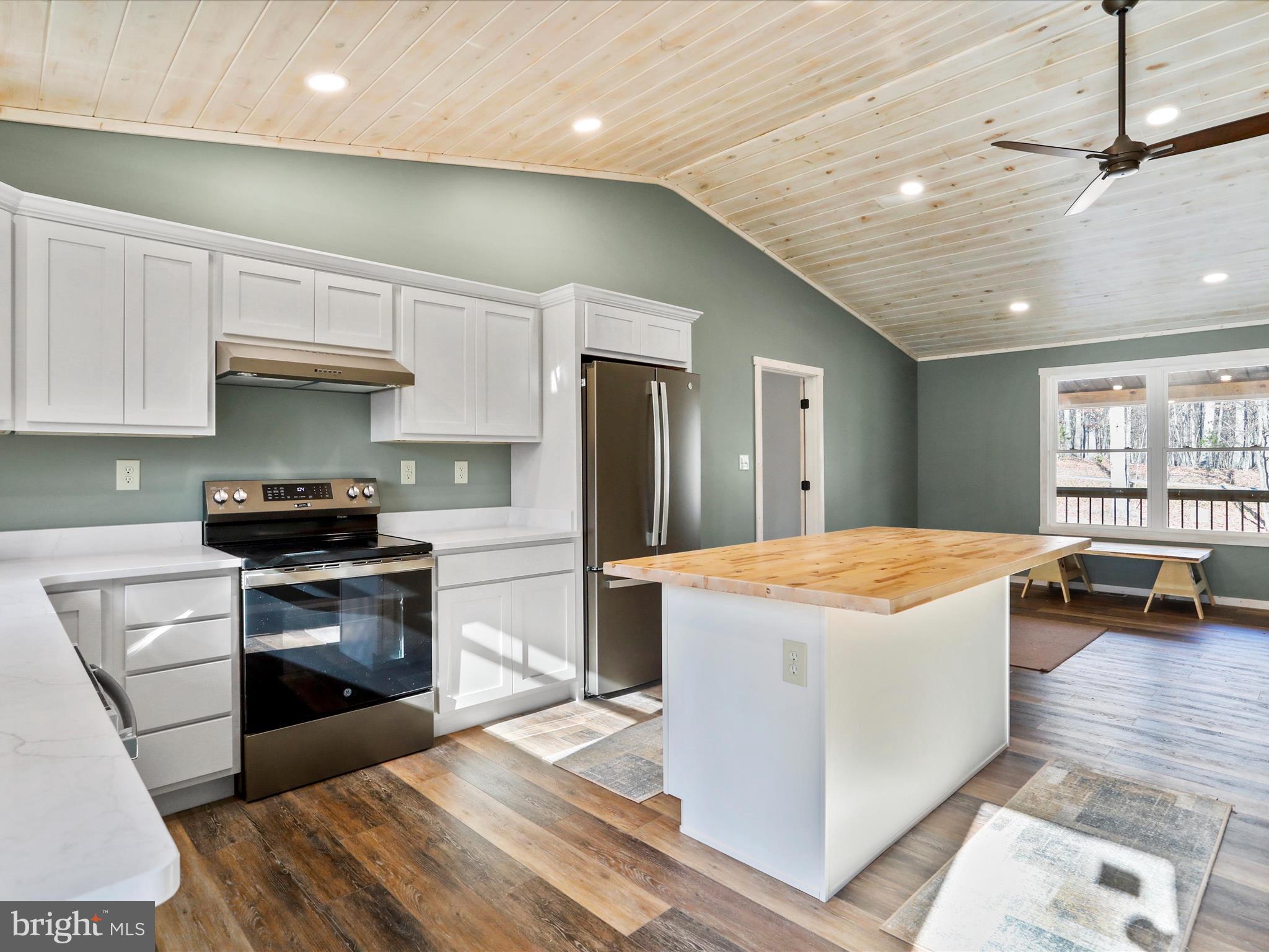 RIVER RIDGE - Residential