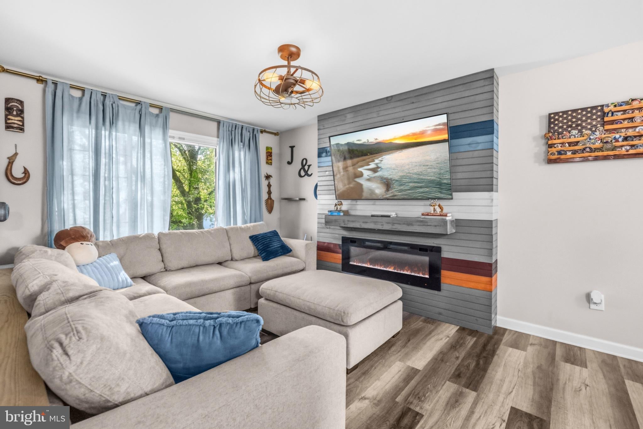 6810 ESTATE LANE