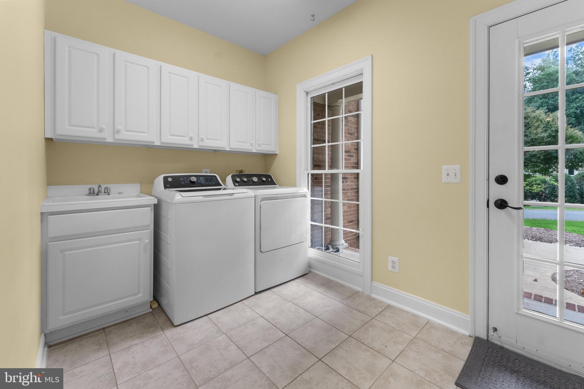 AIRSTON AT FOX MILL - Residential