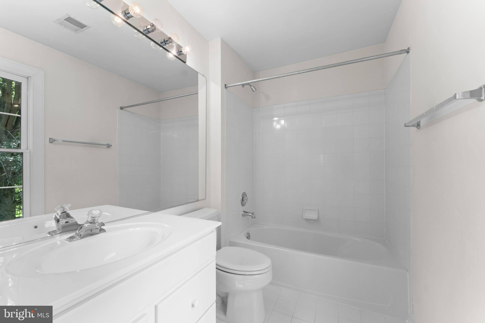 AIRSTON AT FOX MILL - Residential