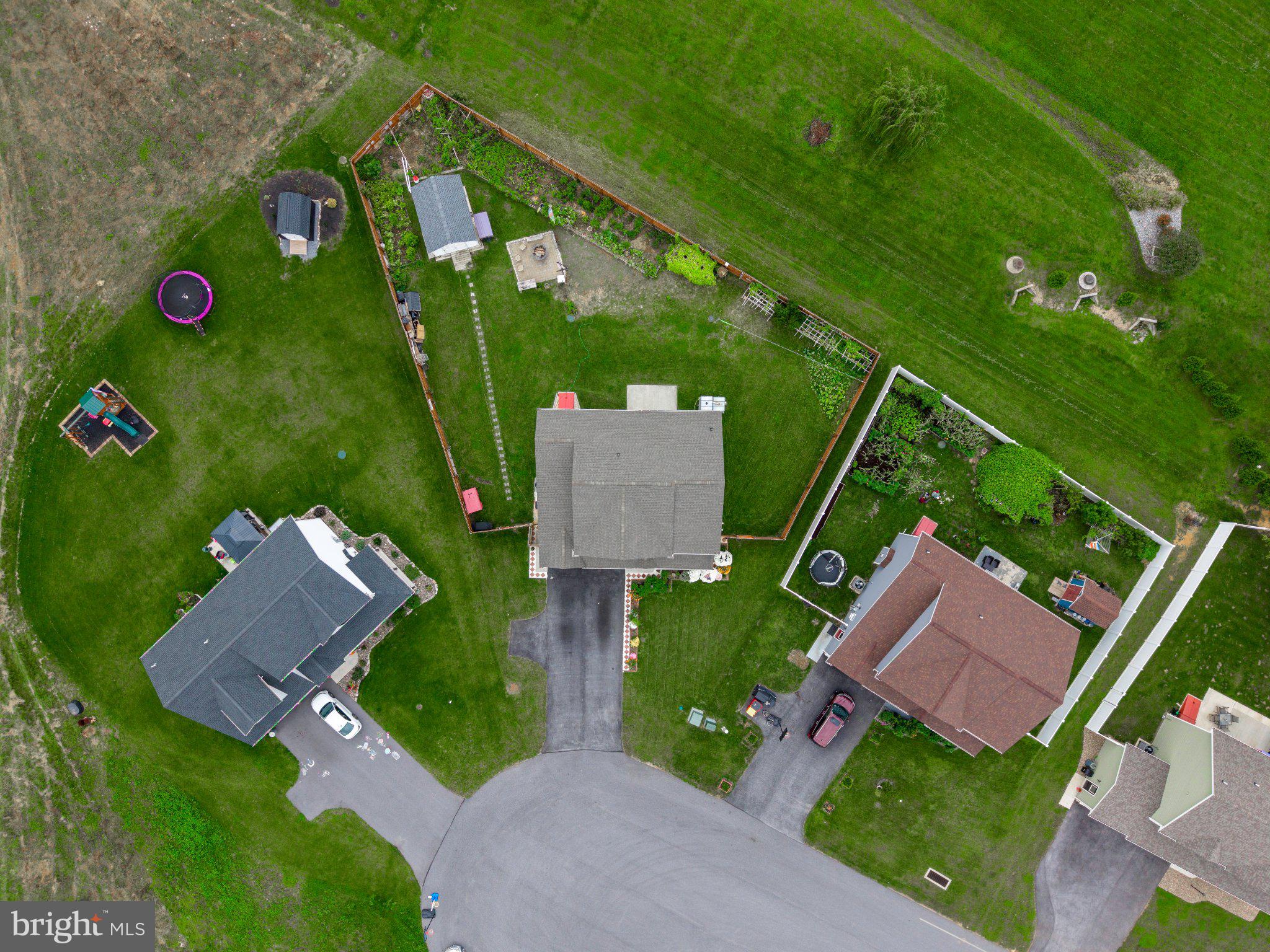 1905 EDGEWOOD DRIVE