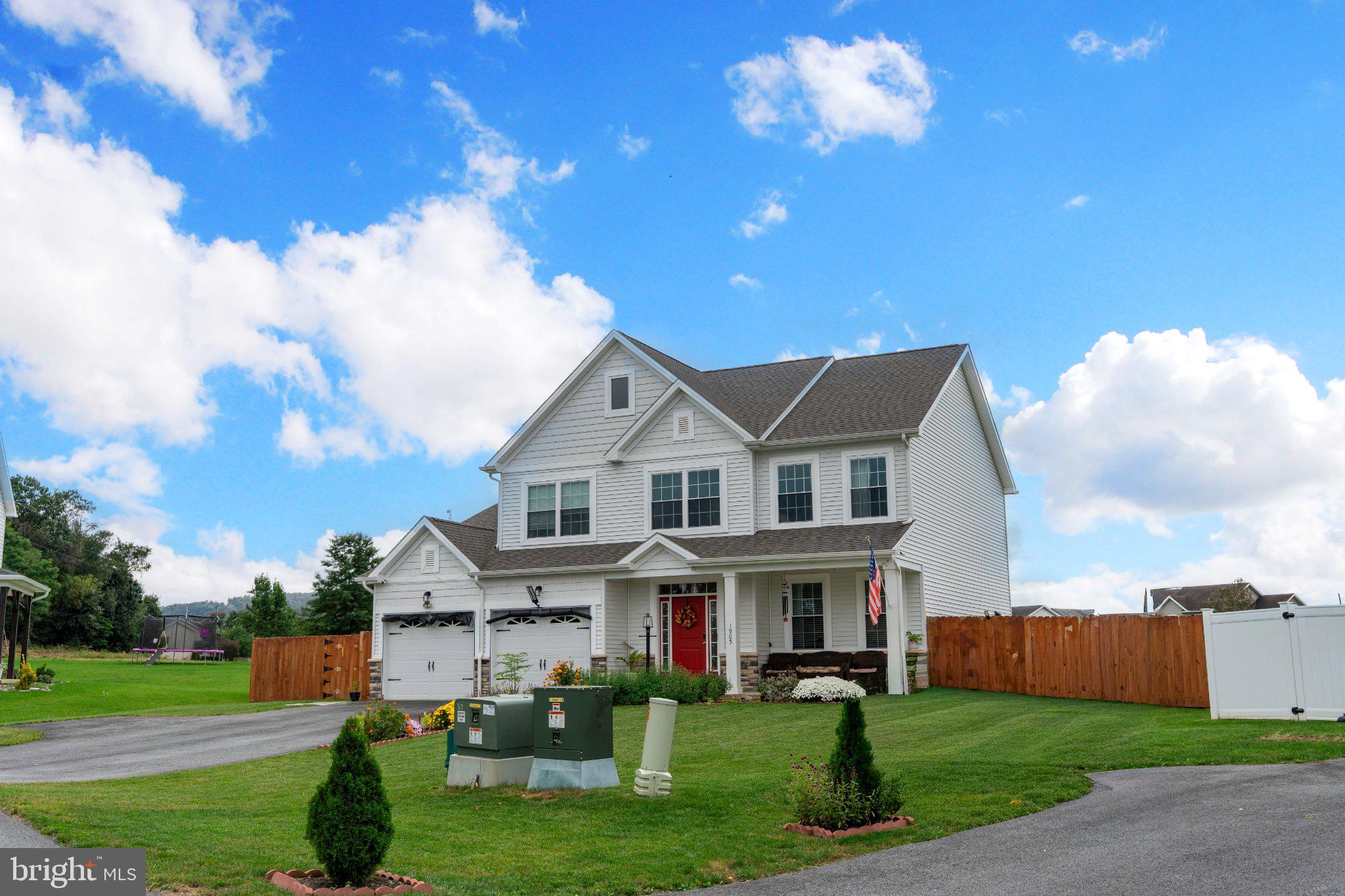 1905 EDGEWOOD DRIVE