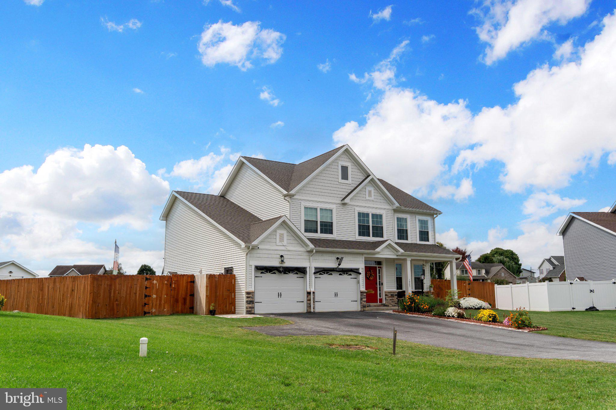 1905 EDGEWOOD DRIVE