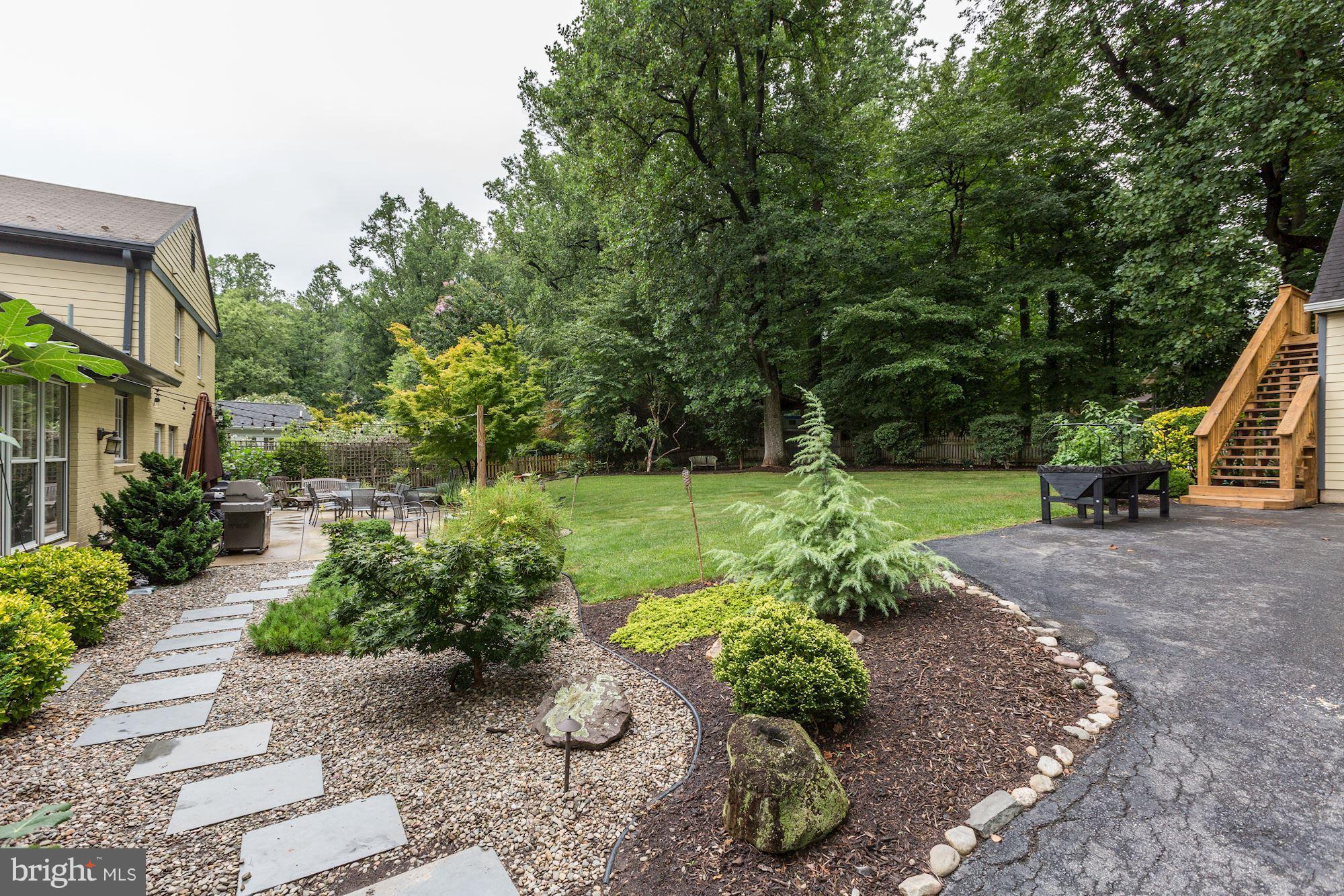 BRADLEY MANOR - Residential