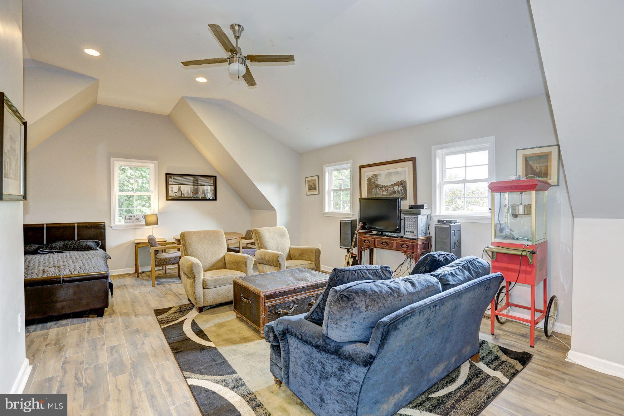 BRADLEY MANOR - Residential