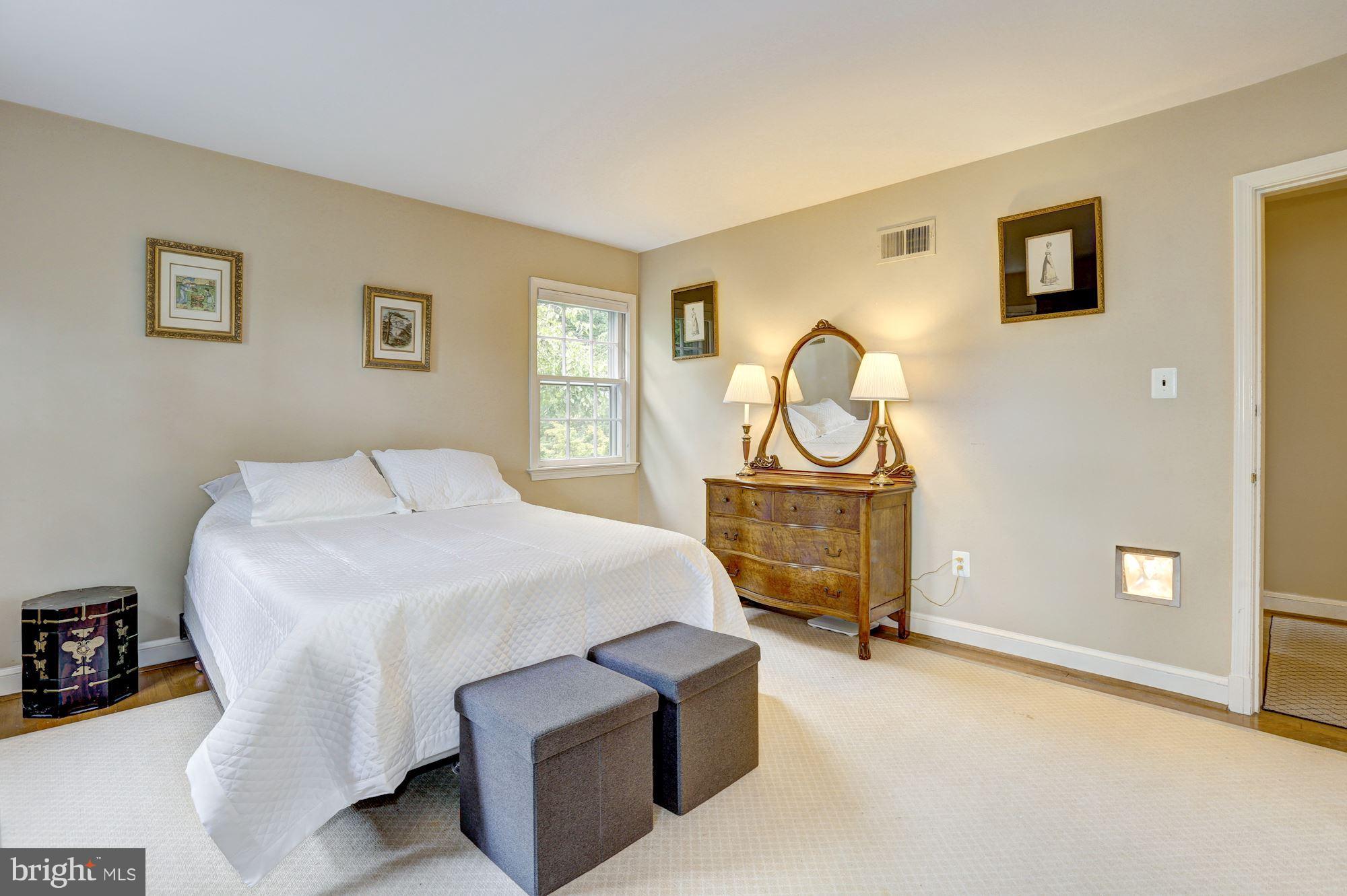 BRADLEY MANOR - Residential